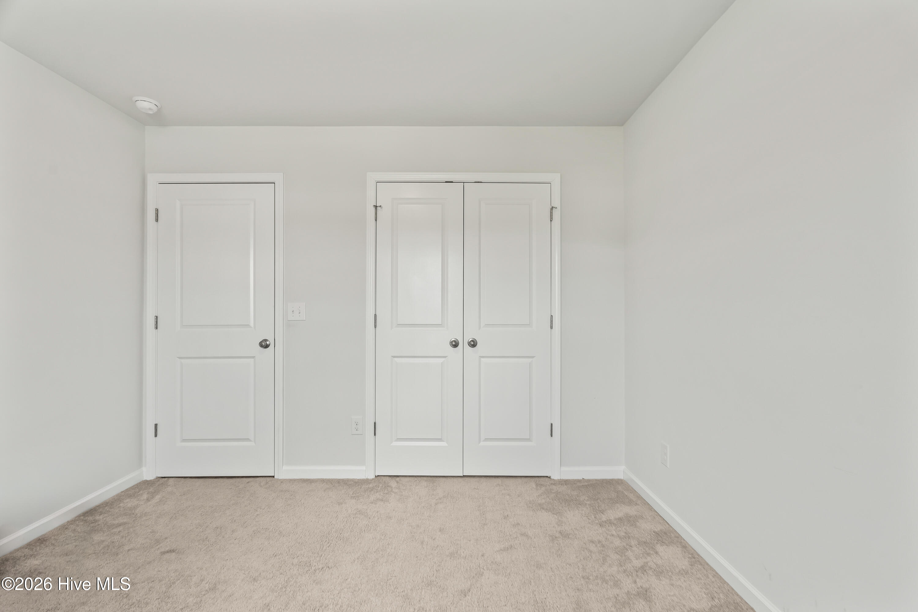 19 Evian Court Property Photo 26