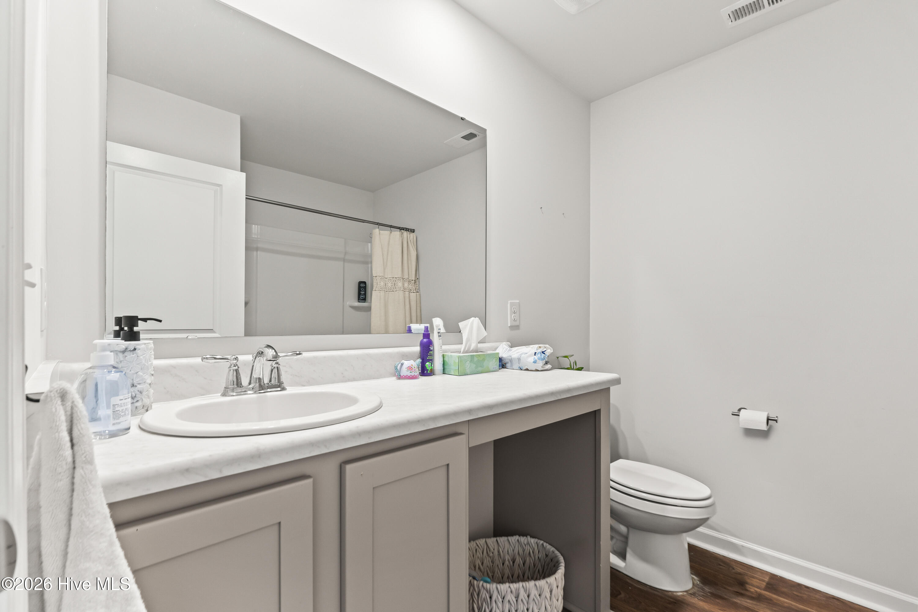 19 Evian Court Property Photo 29