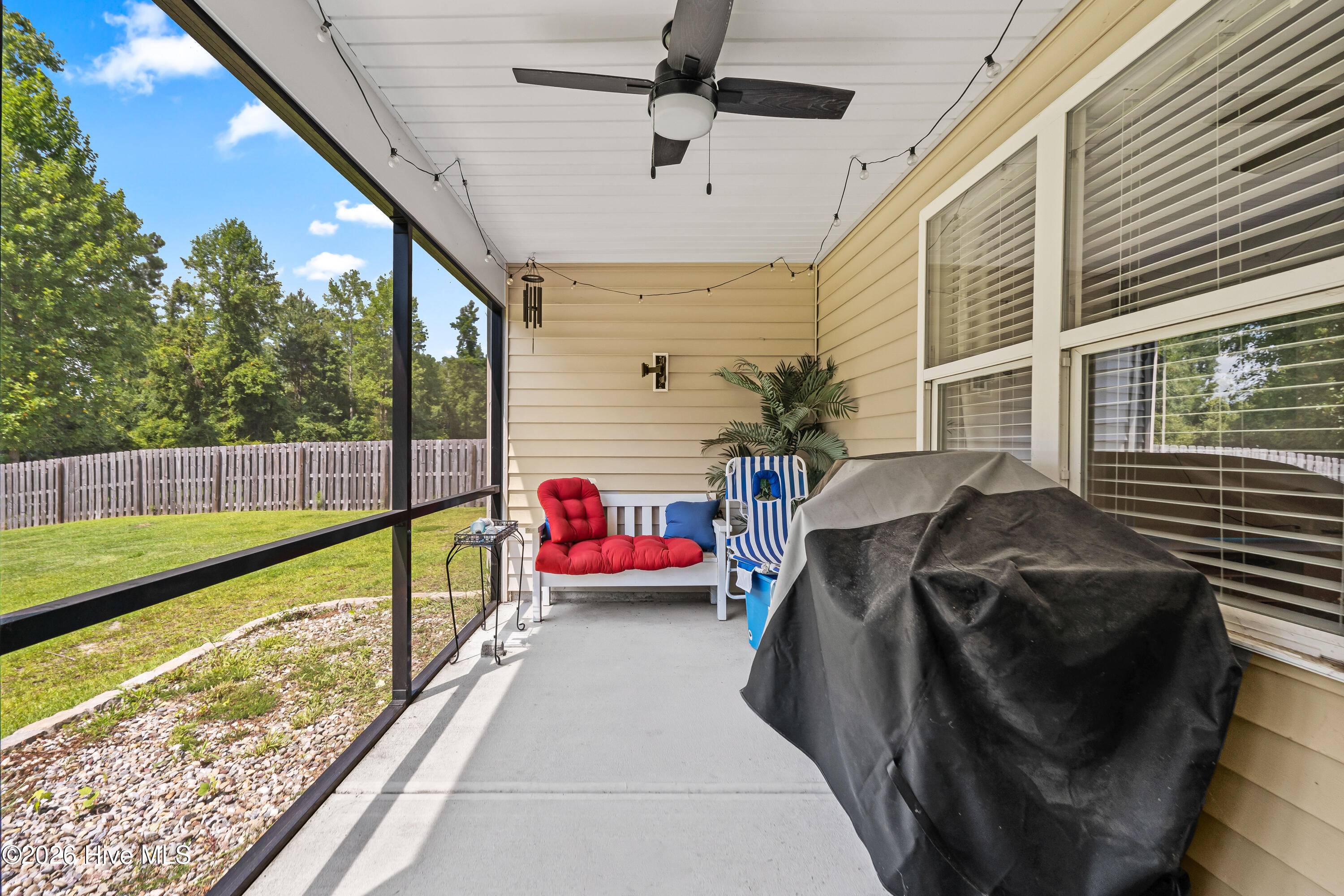 19 Evian Court Property Photo 33