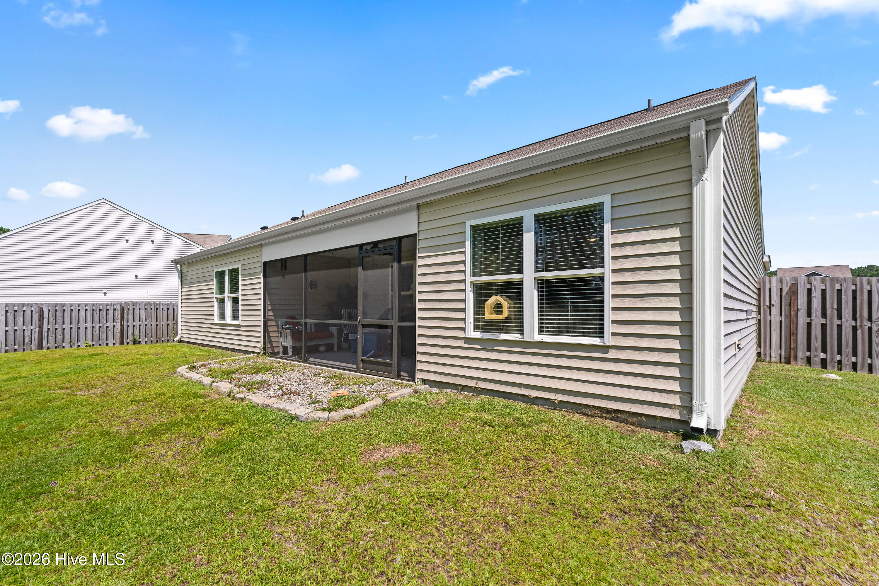 19 Evian Court Property Photo 34