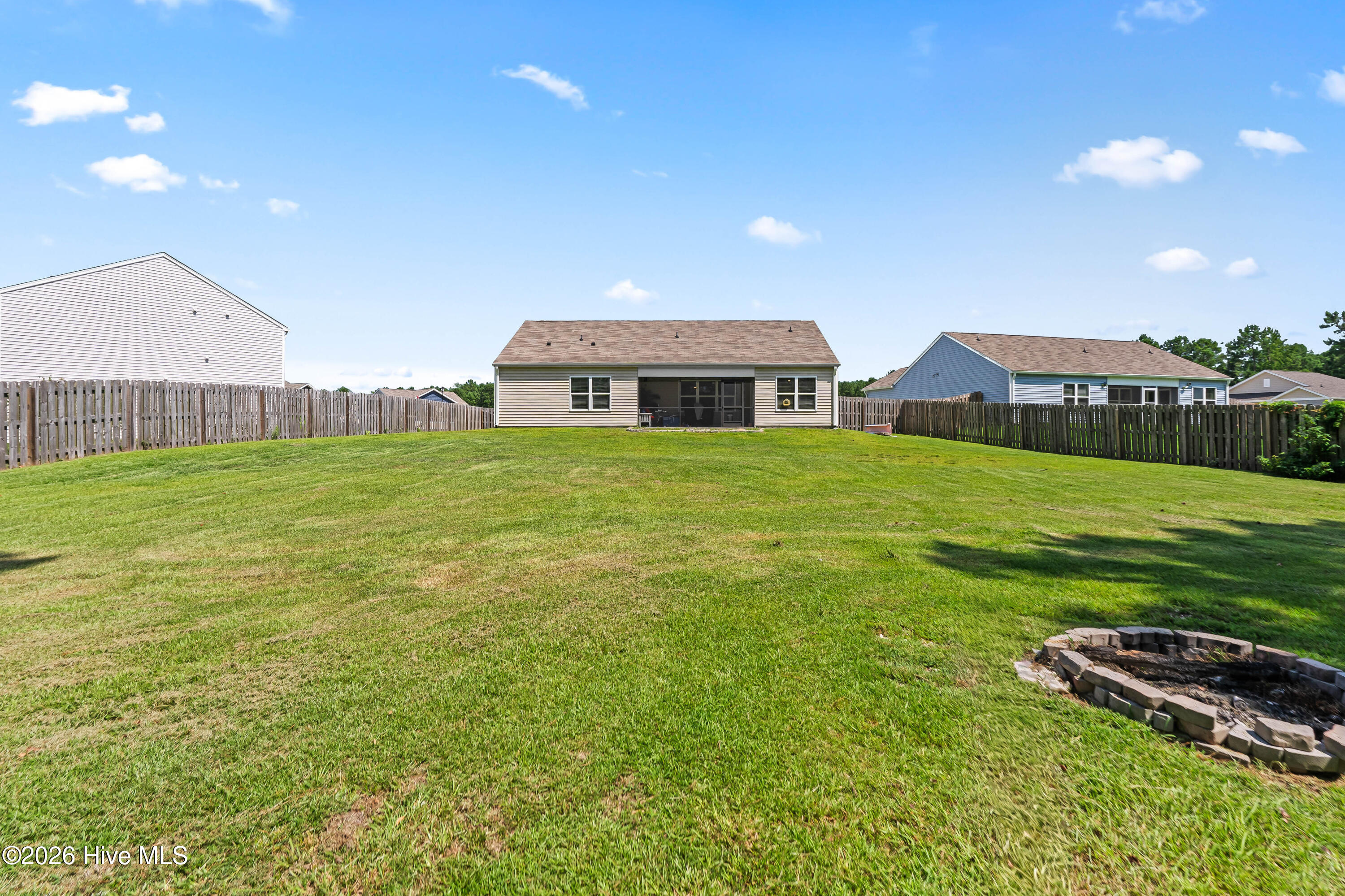 19 Evian Court Property Photo 38