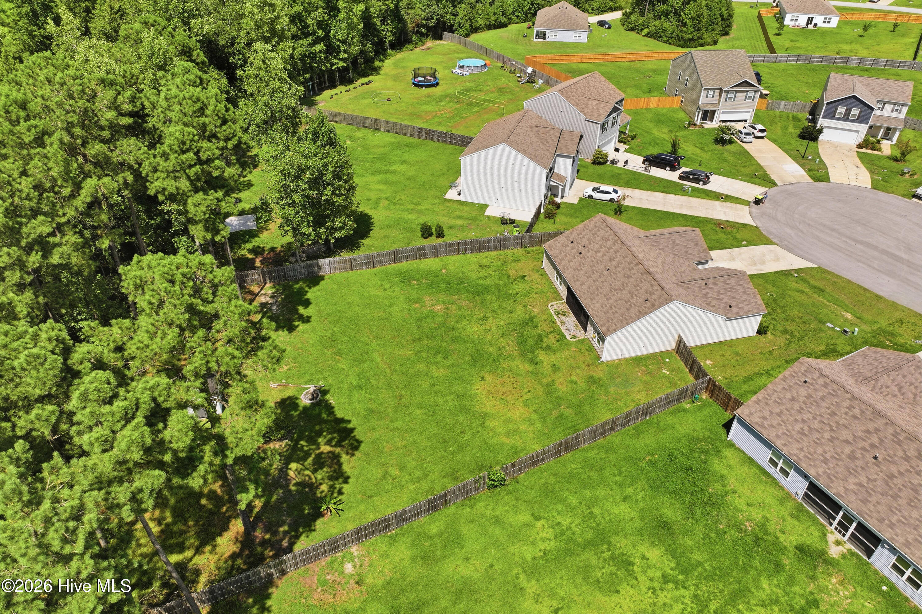 19 Evian Court Property Photo 41