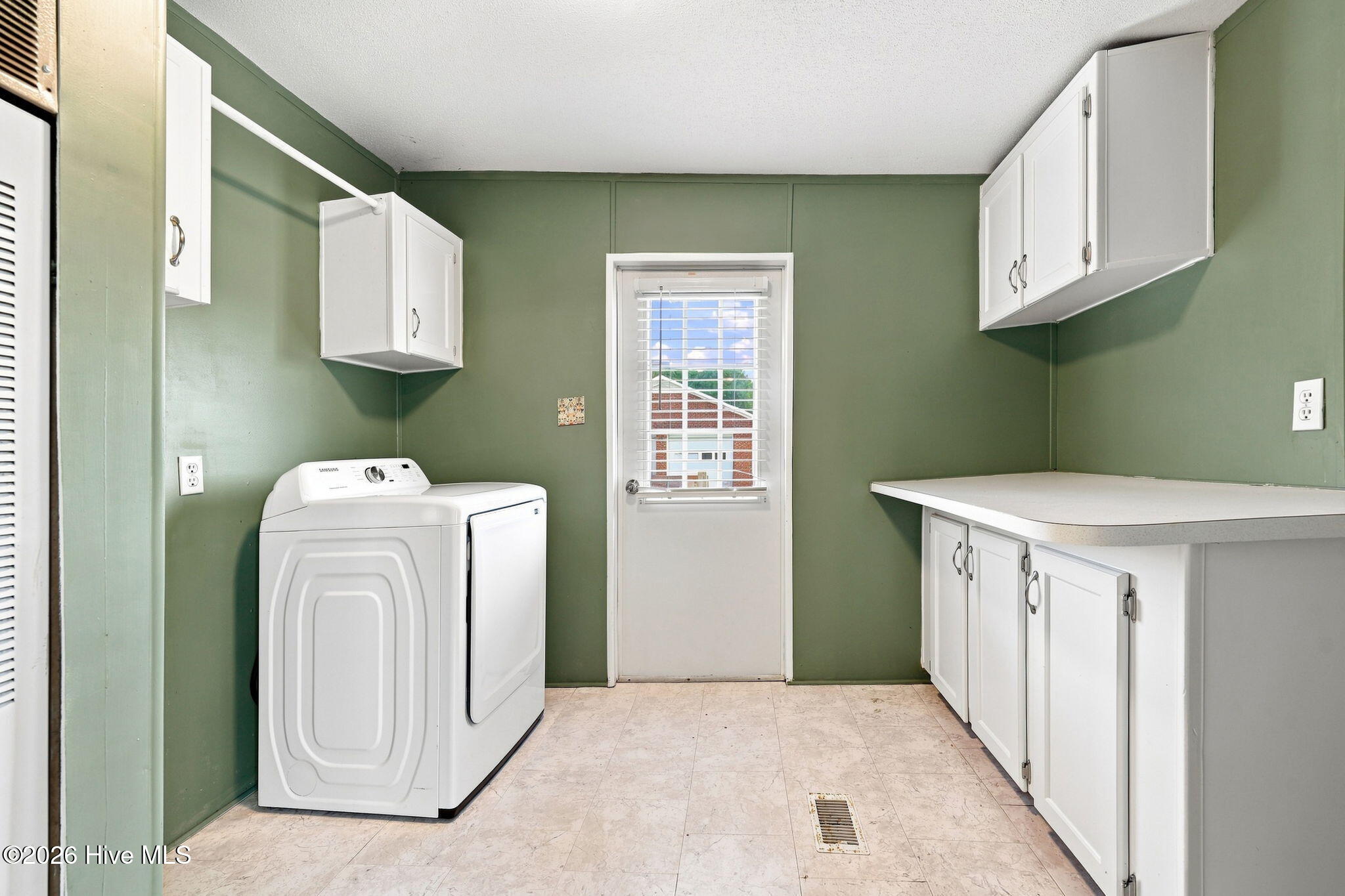 284 Curtis Street Property Photo 47