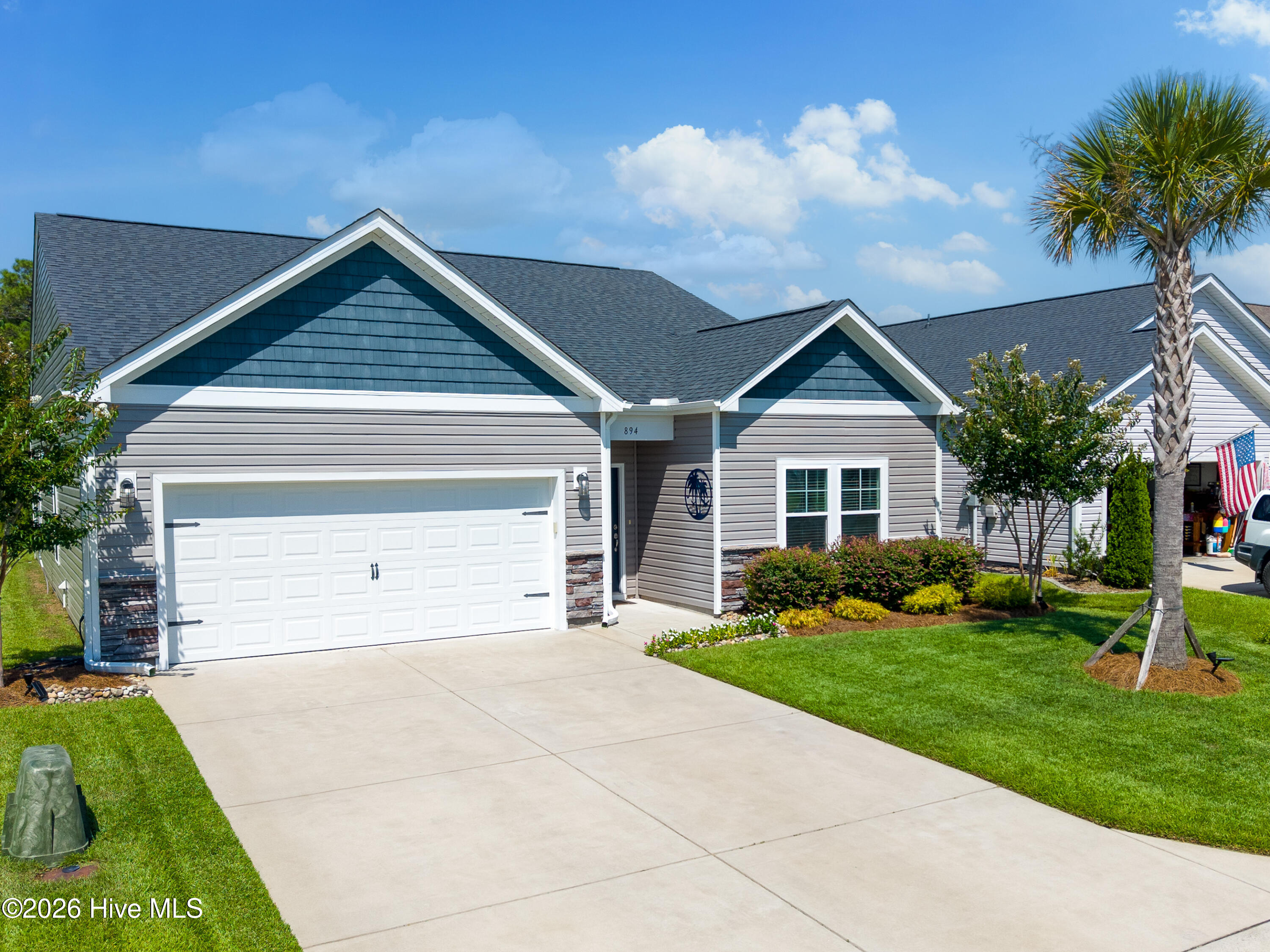 894 Bourne Drive Property Photo 4
