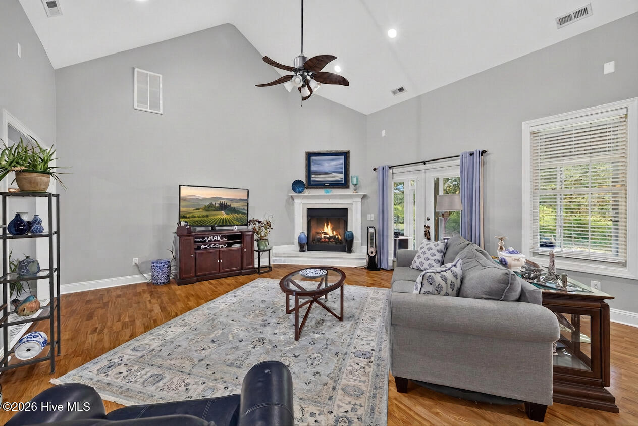 1121 Highlands Drive Property Photo 21