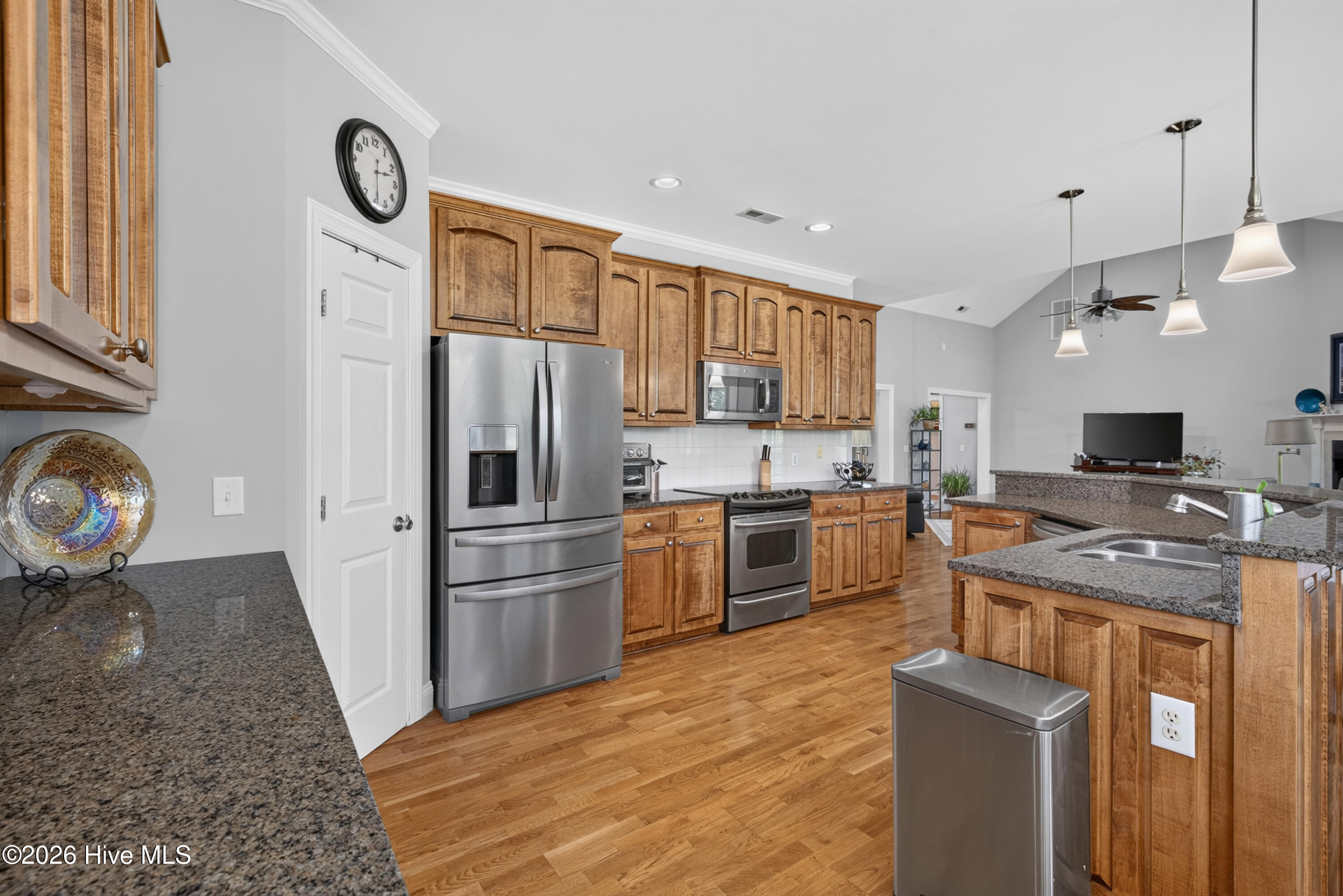 1121 Highlands Drive Property Photo 27