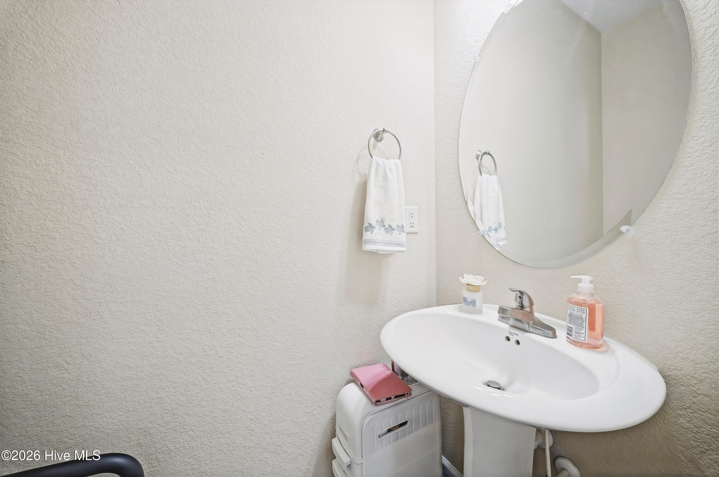 202 Spinnaker Street Unit B Property Photo 4