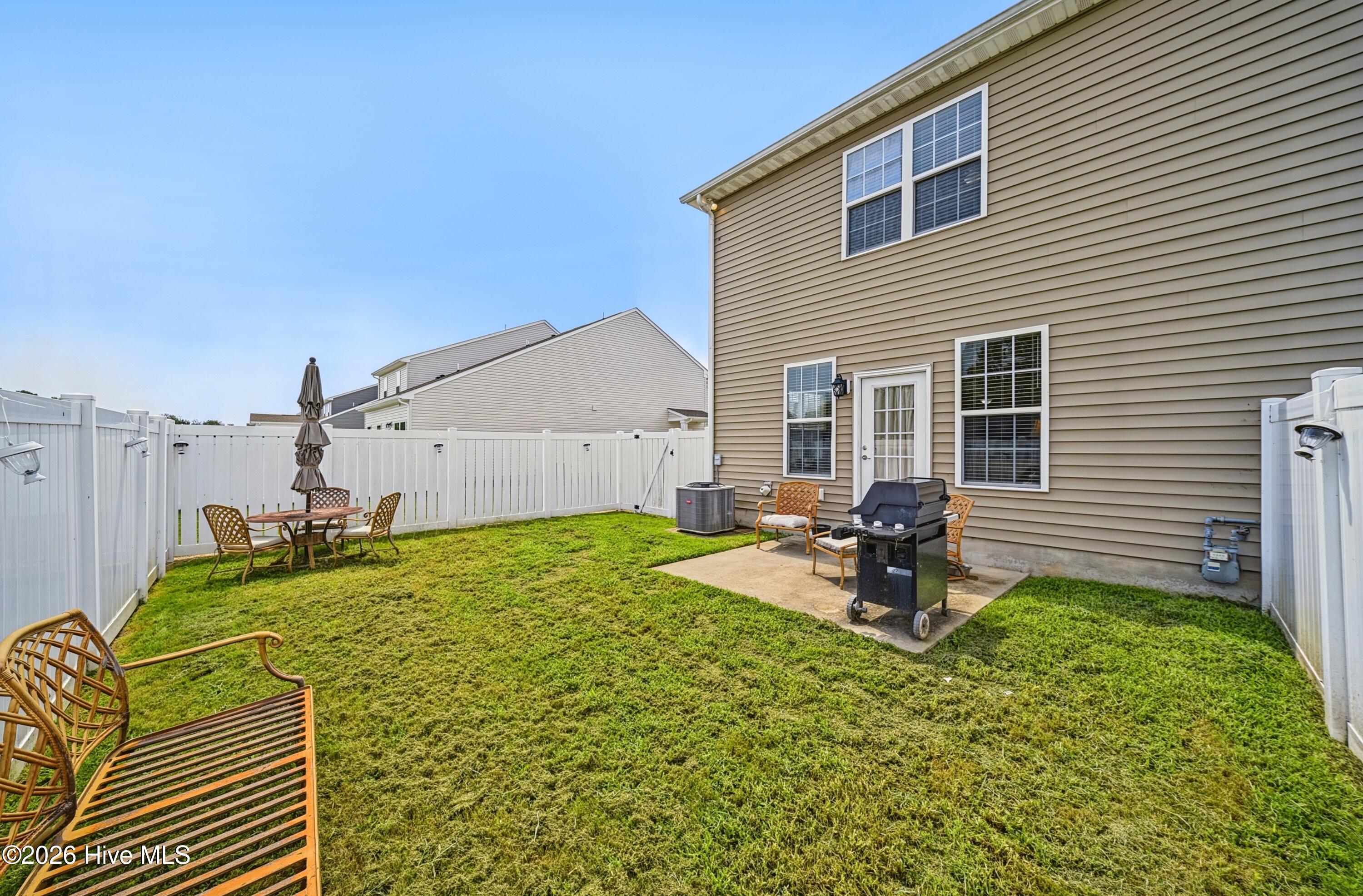 202 Spinnaker Street Unit B Property Photo 11