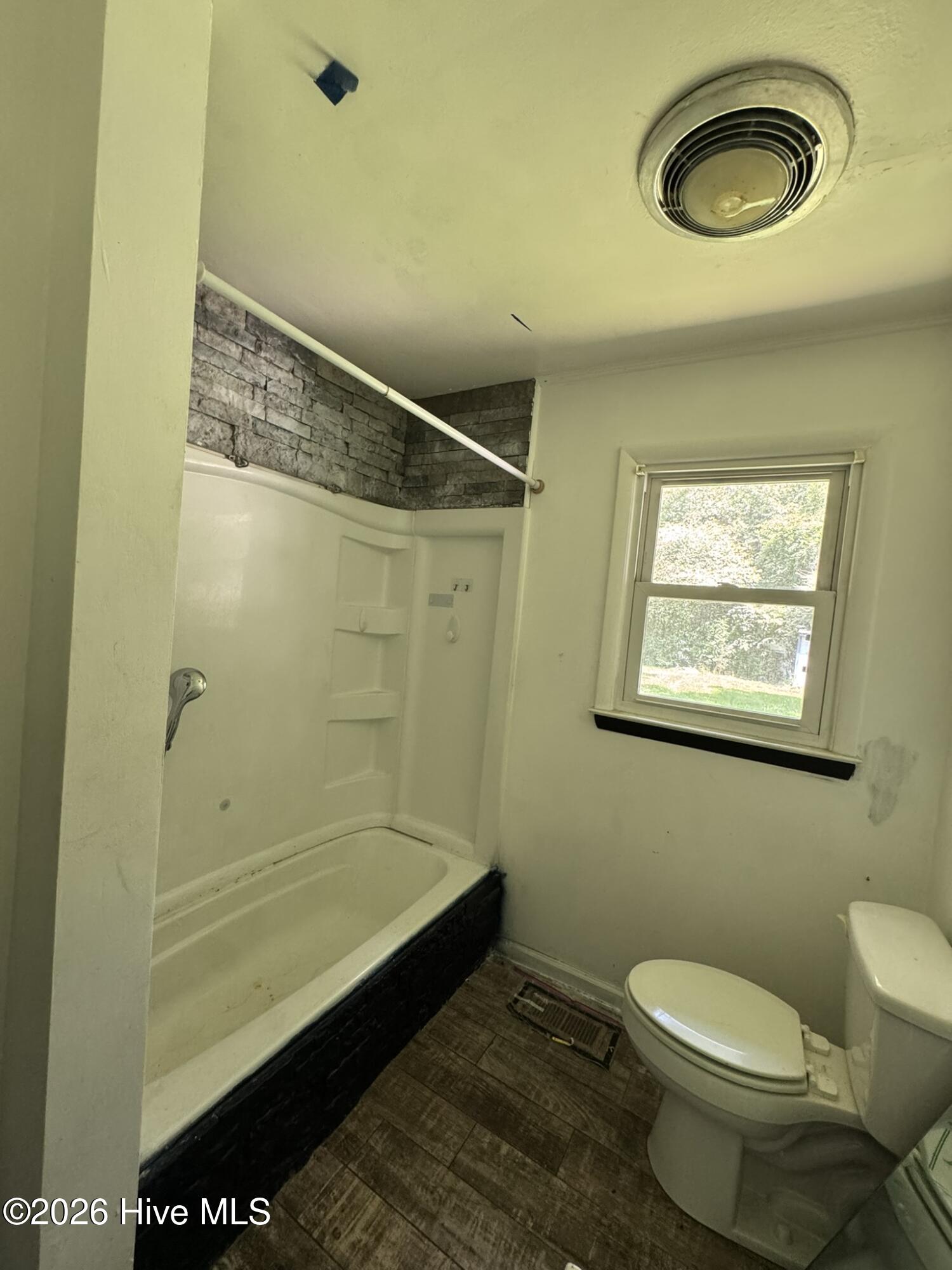 1406 Onslow Pines Road Property Photo 12