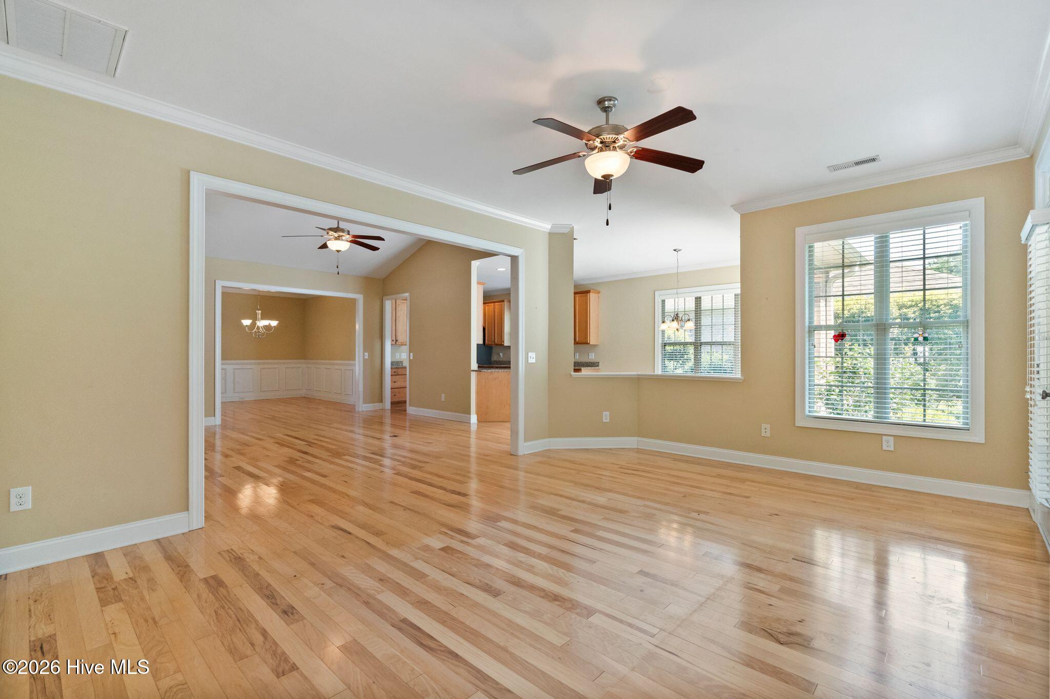1225 Palatka Place Se Property Photo 9