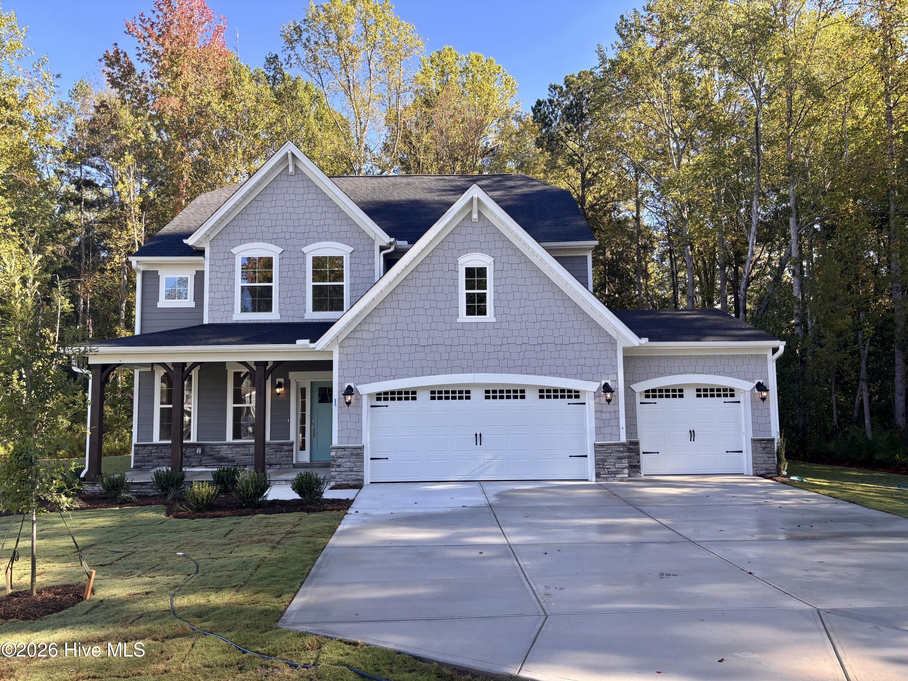 370 Glade Drive Property Photo 1