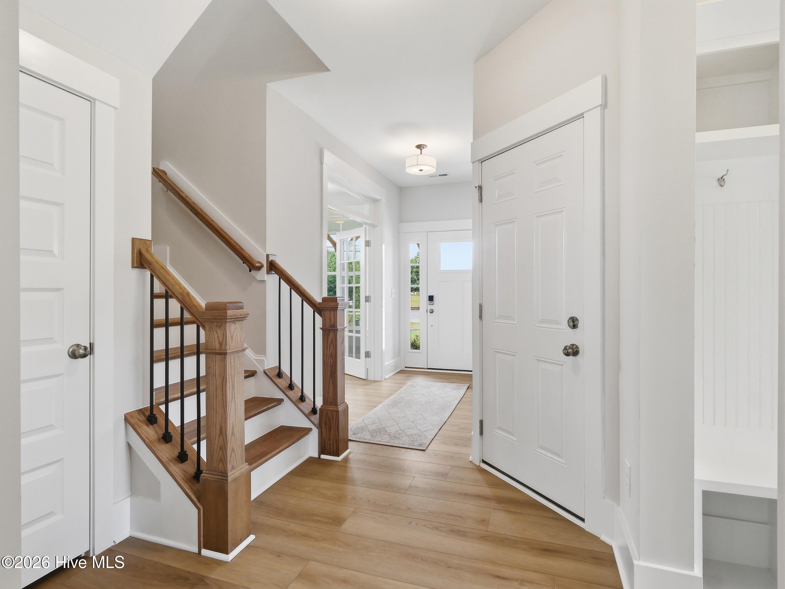 370 Glade Drive Property Photo 4