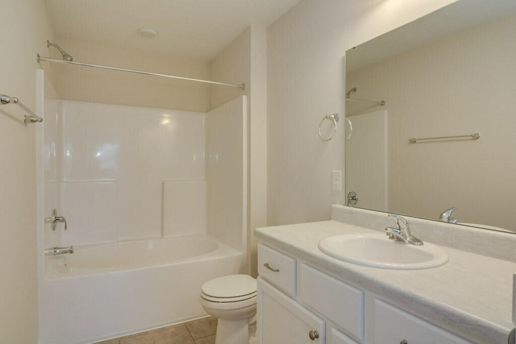 369 Norwich Drive Property Photo 11