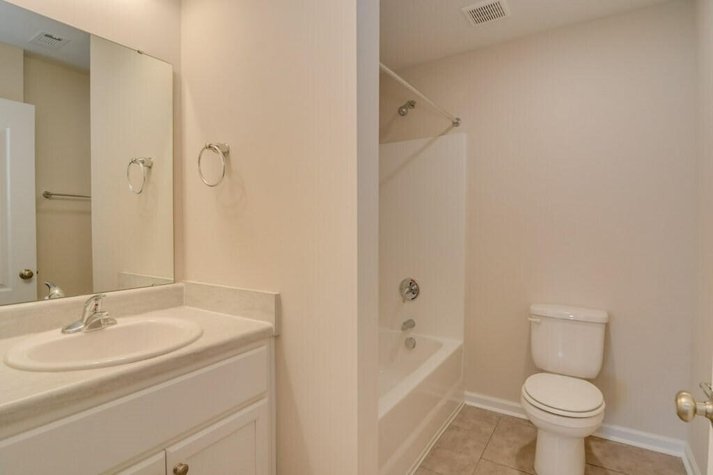 369 Norwich Drive Property Photo 14