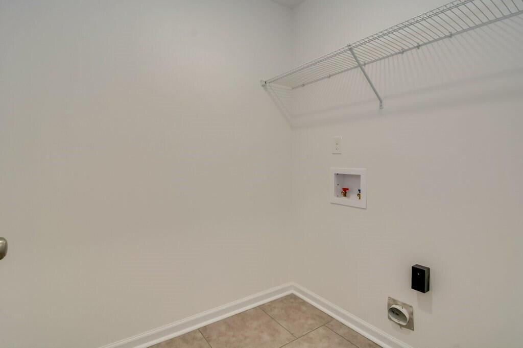 369 Norwich Drive Property Photo 15