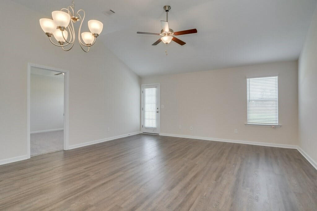 369 Norwich Drive Property Photo 21