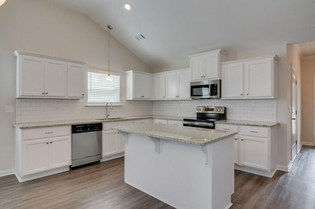369 Norwich Drive Property Photo 24