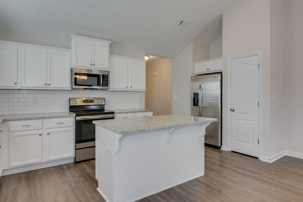 369 Norwich Drive Property Photo 25