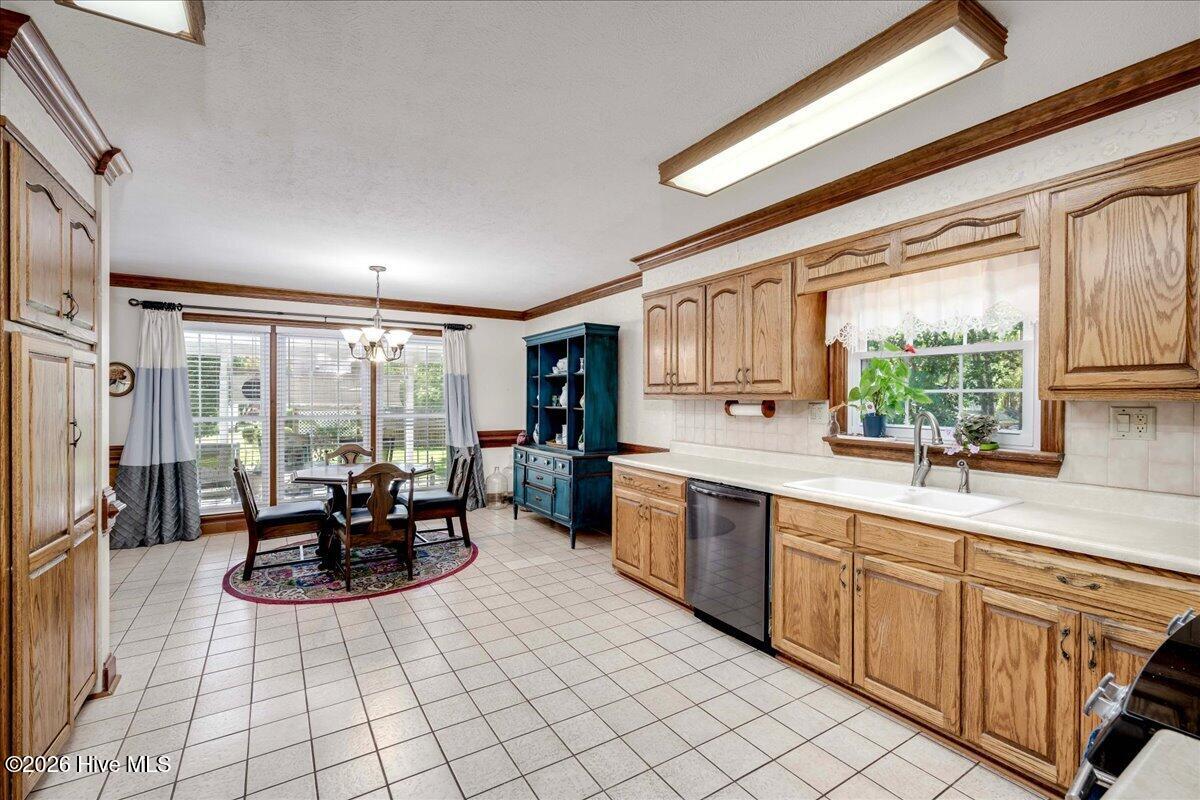 407 Hastings Place Property Photo 12