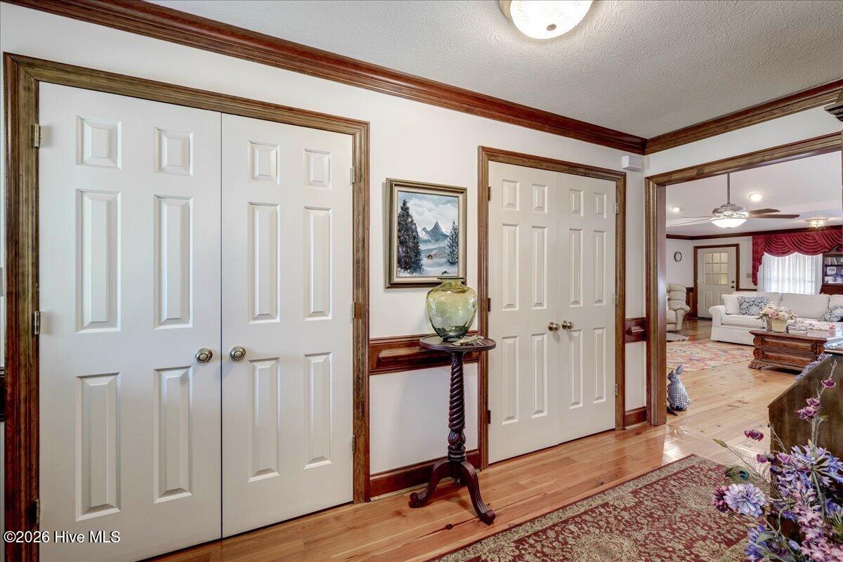407 Hastings Place Property Photo 17