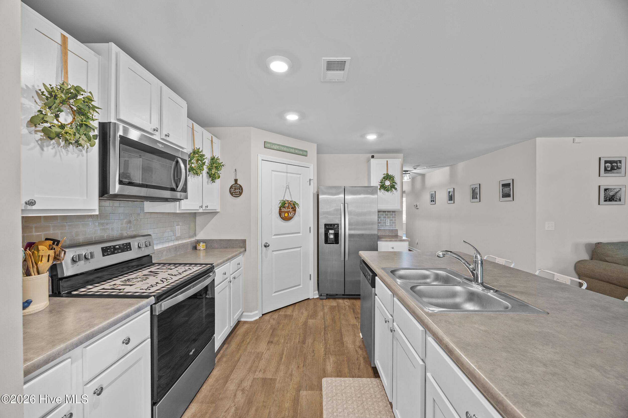 1100 Forest Glen Drive Ne Property Photo 8