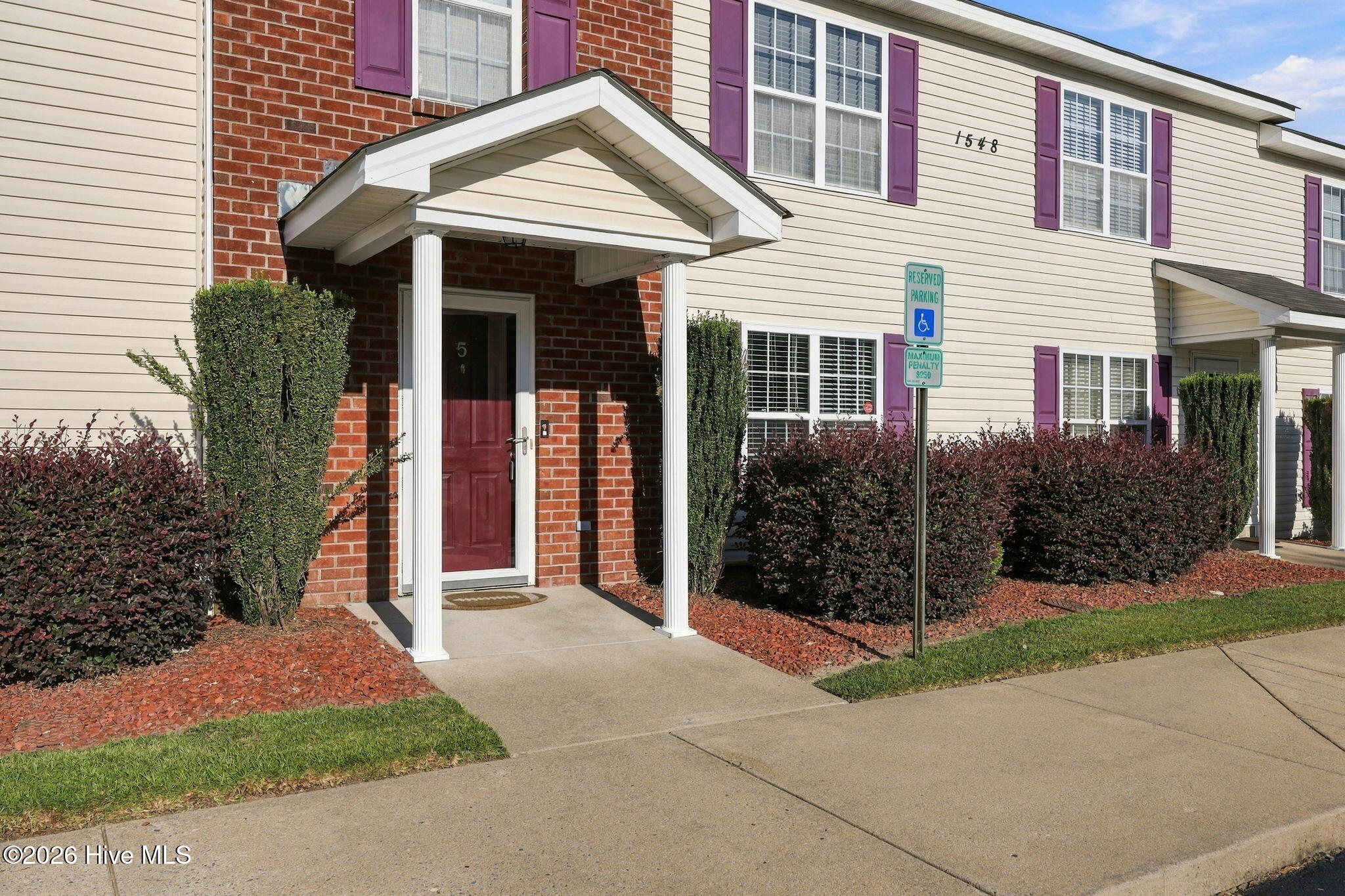 1548 Manning Forest Drive M5 Property Photo 3
