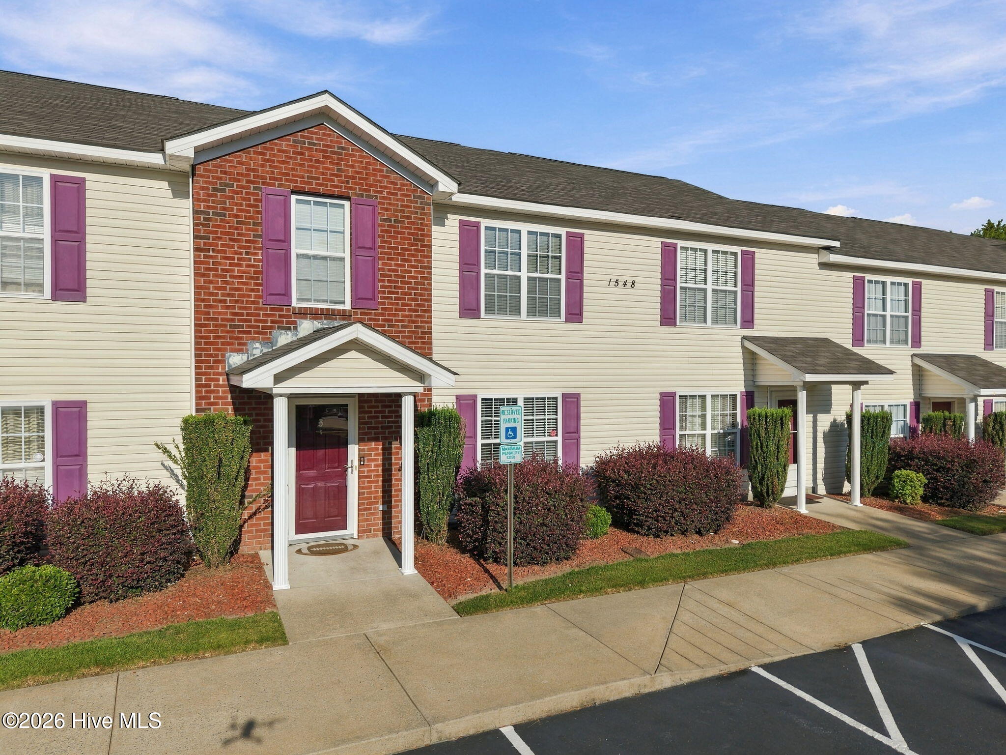 1548 Manning Forest Drive M5 Property Photo 4