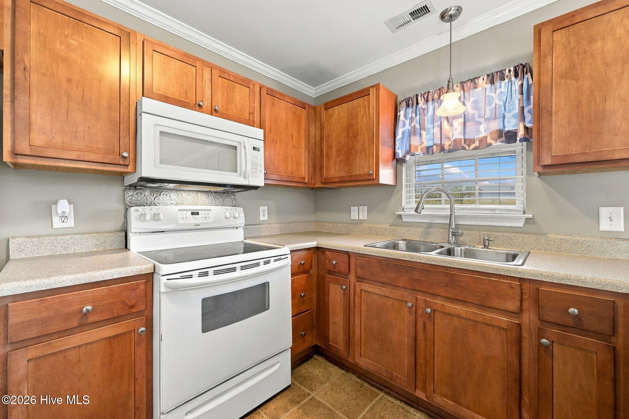 1548 Manning Forest Drive M5 Property Photo 18