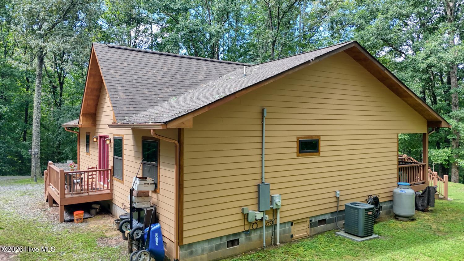 2592 Caney Creek Road Property Photo 5