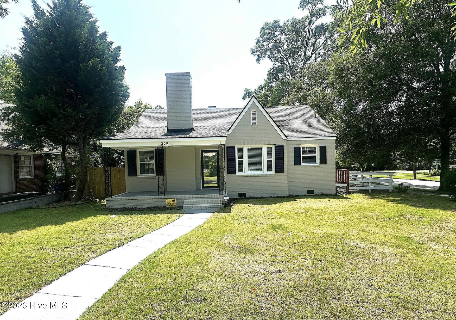 309 Broad Street W Property Photo 1