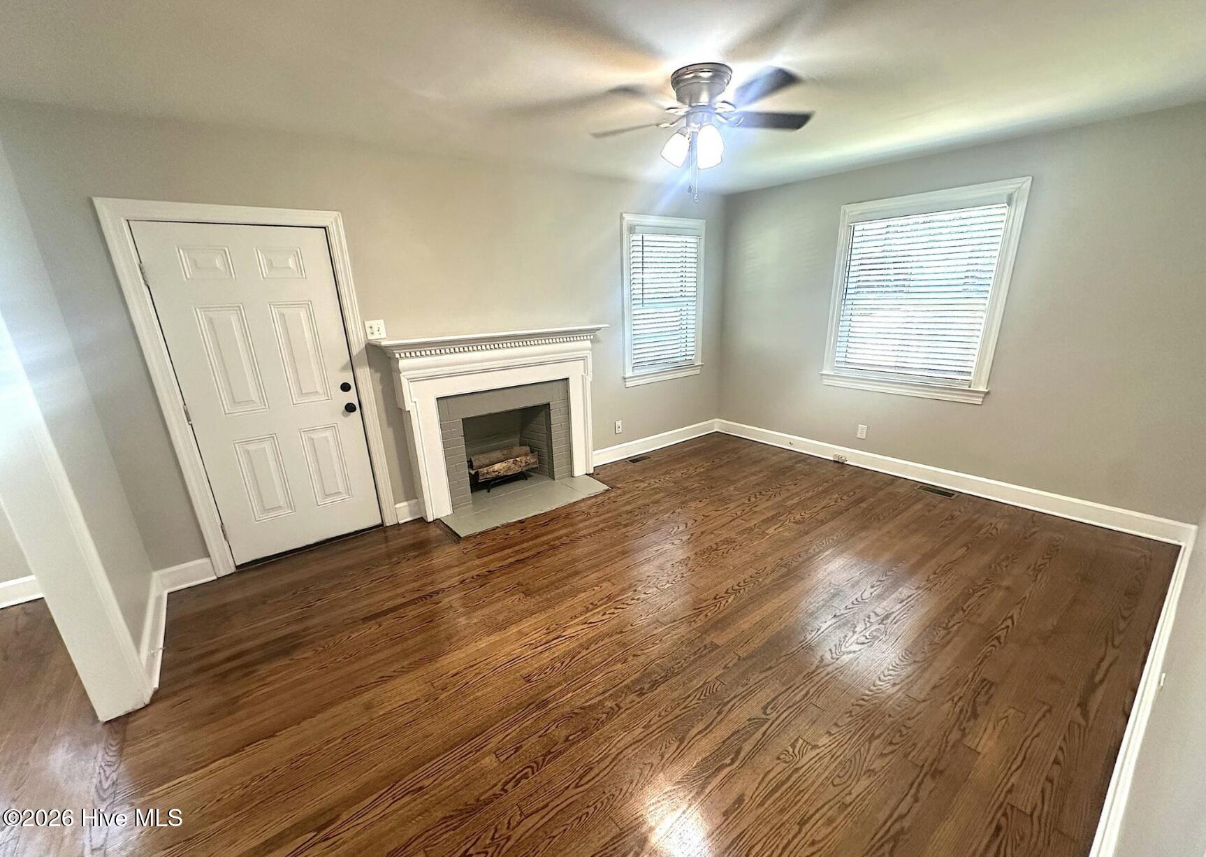 309 Broad Street W Property Photo 4
