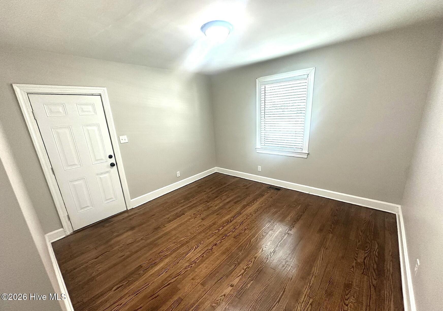 309 Broad Street W Property Photo 12