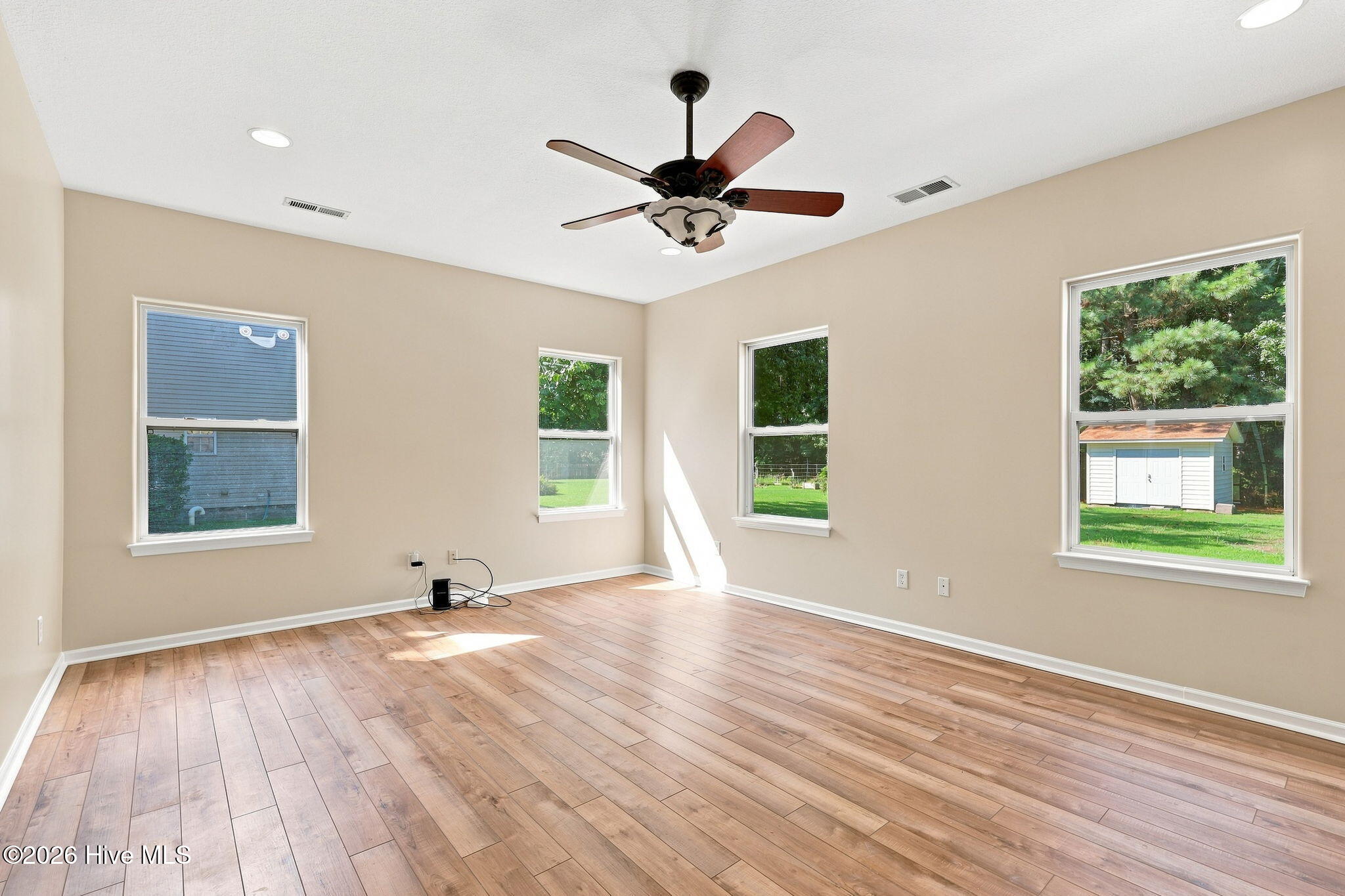 235 Green View Road Property Photo 12