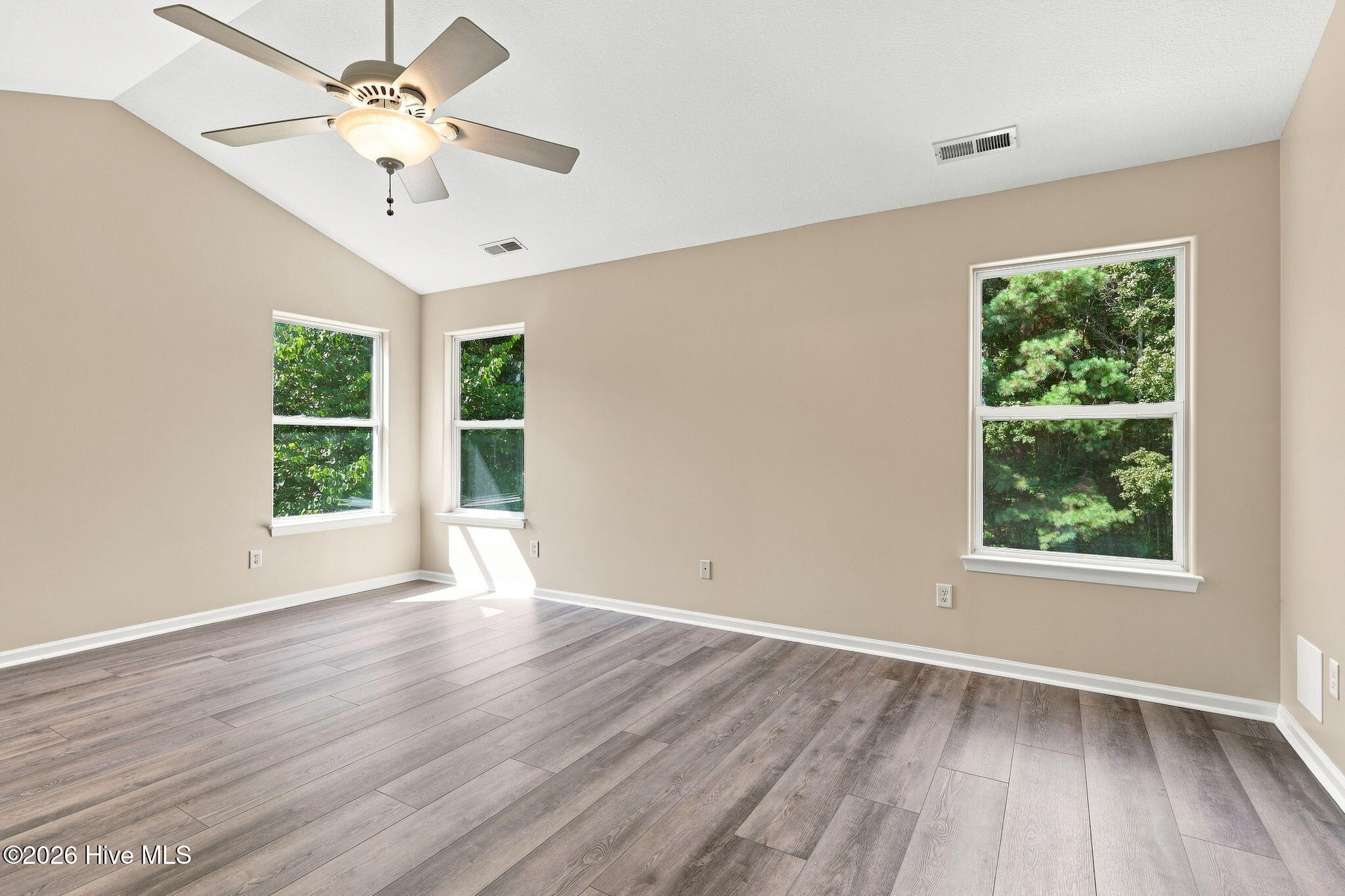 235 Green View Road Property Photo 26
