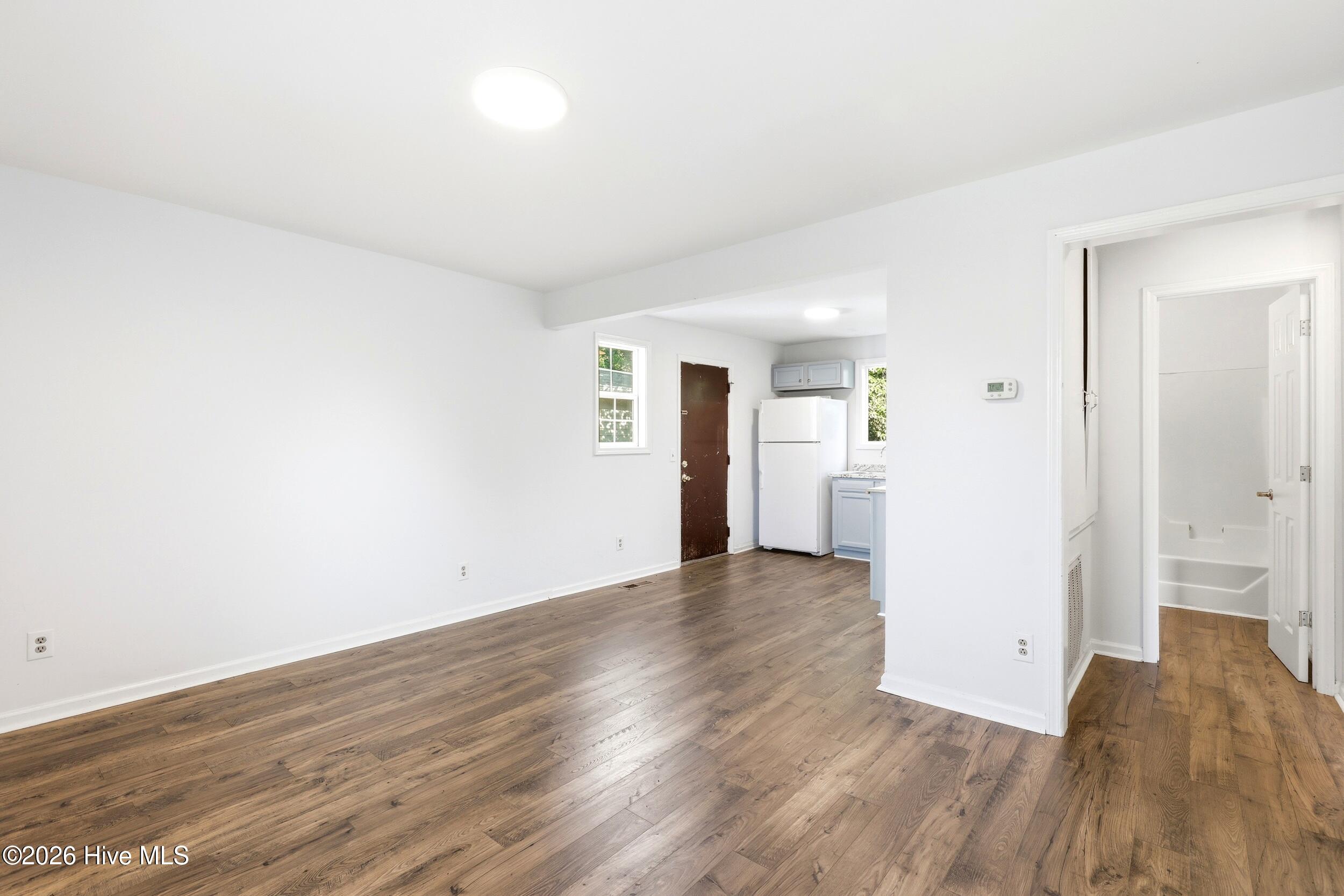 1015 Queen Street Property Photo 7