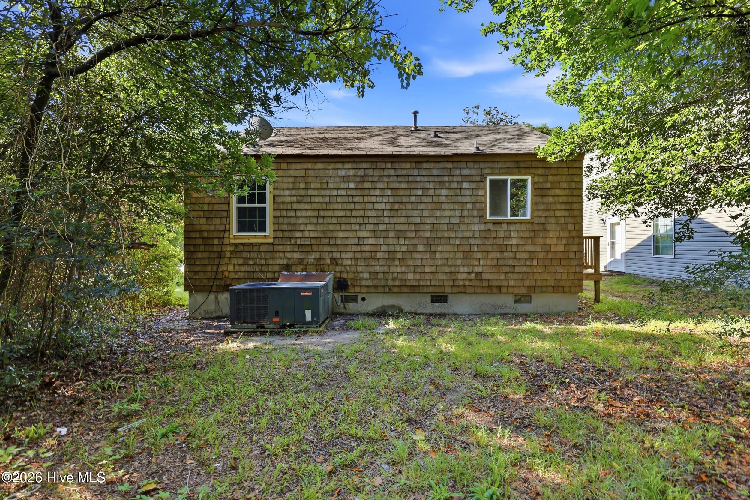 1015 Queen Street Property Photo 26