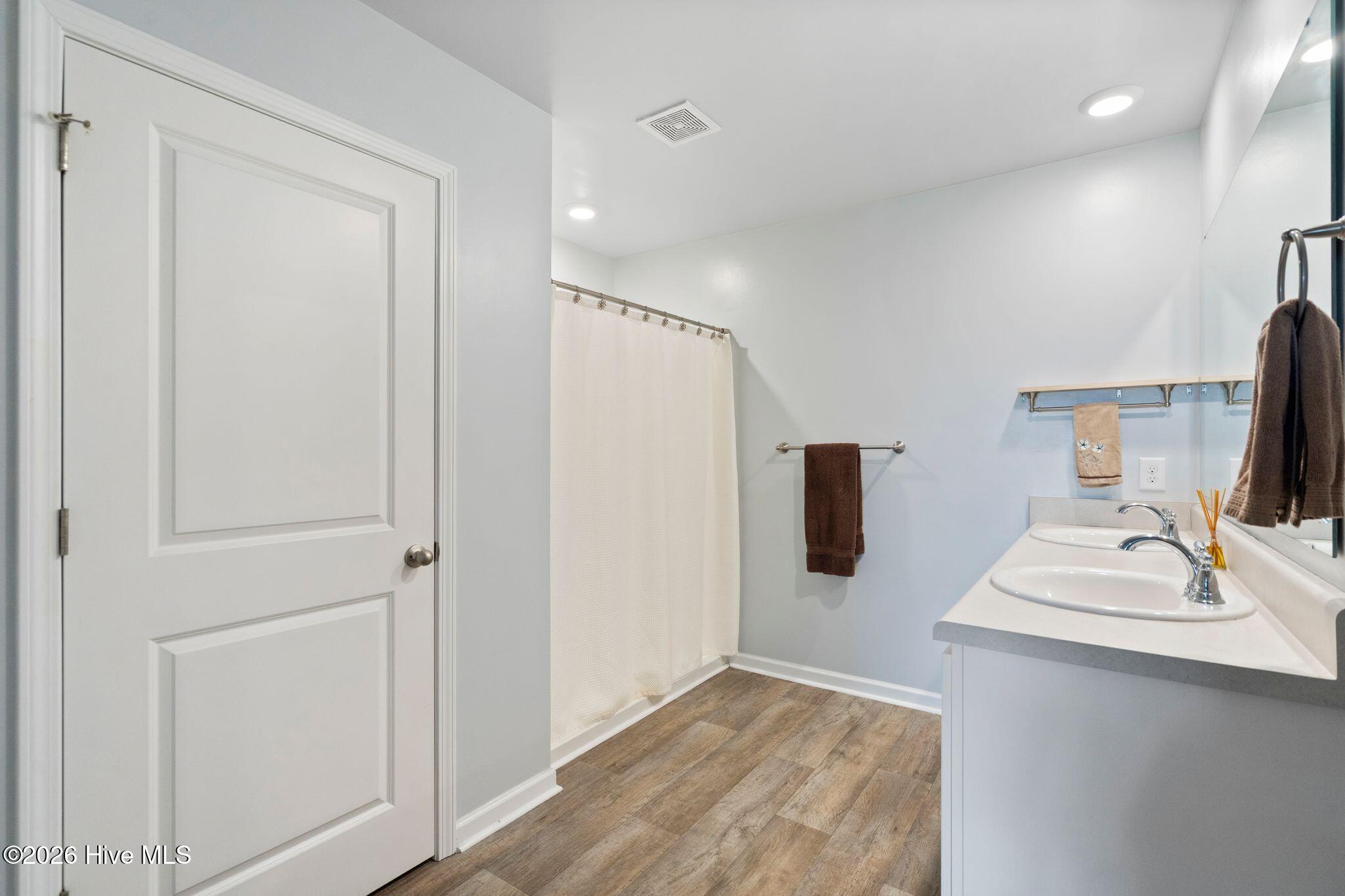 2233 Emerald Avenue Property Photo 29