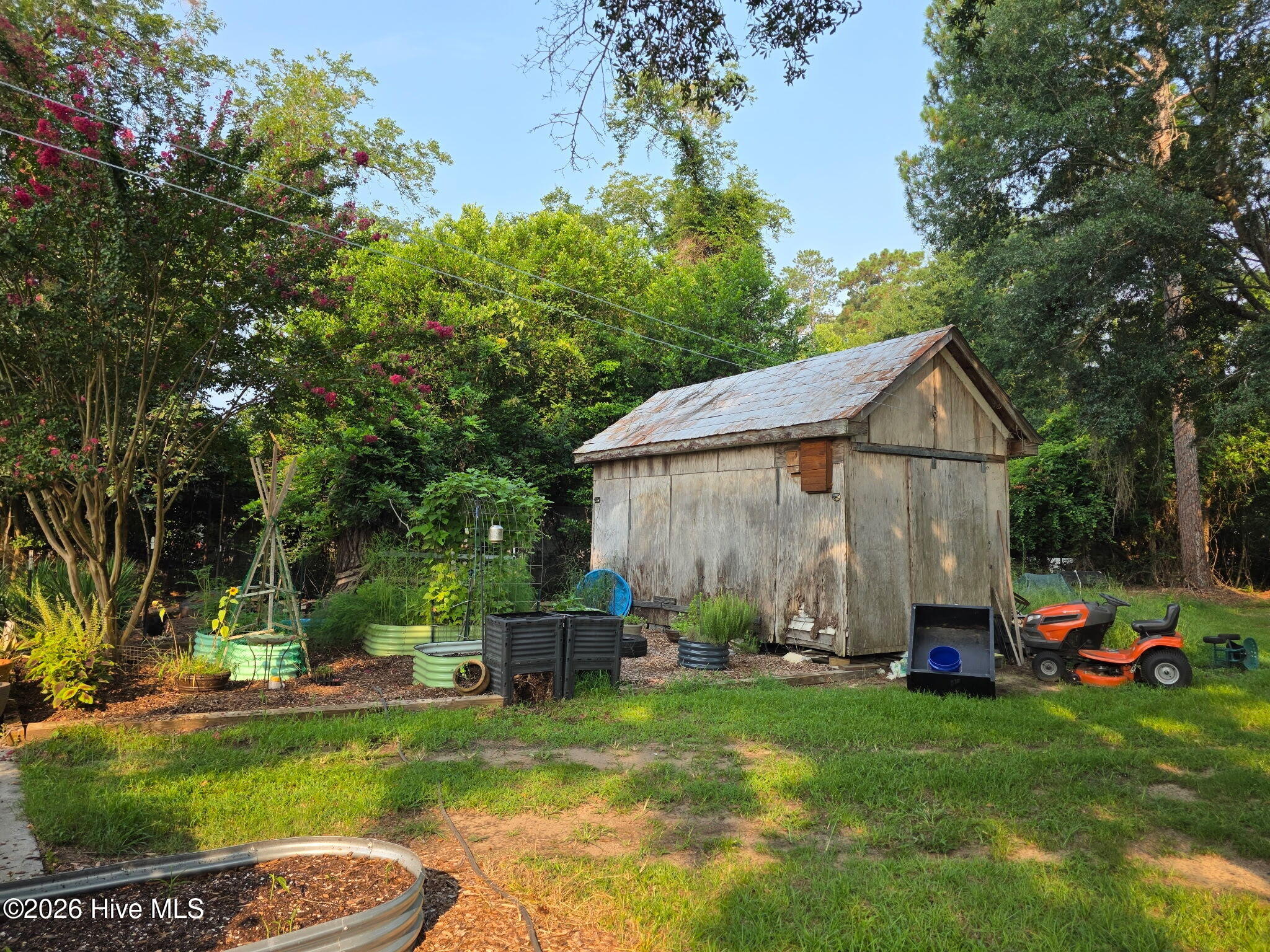 558 Elm Street Property Photo 3