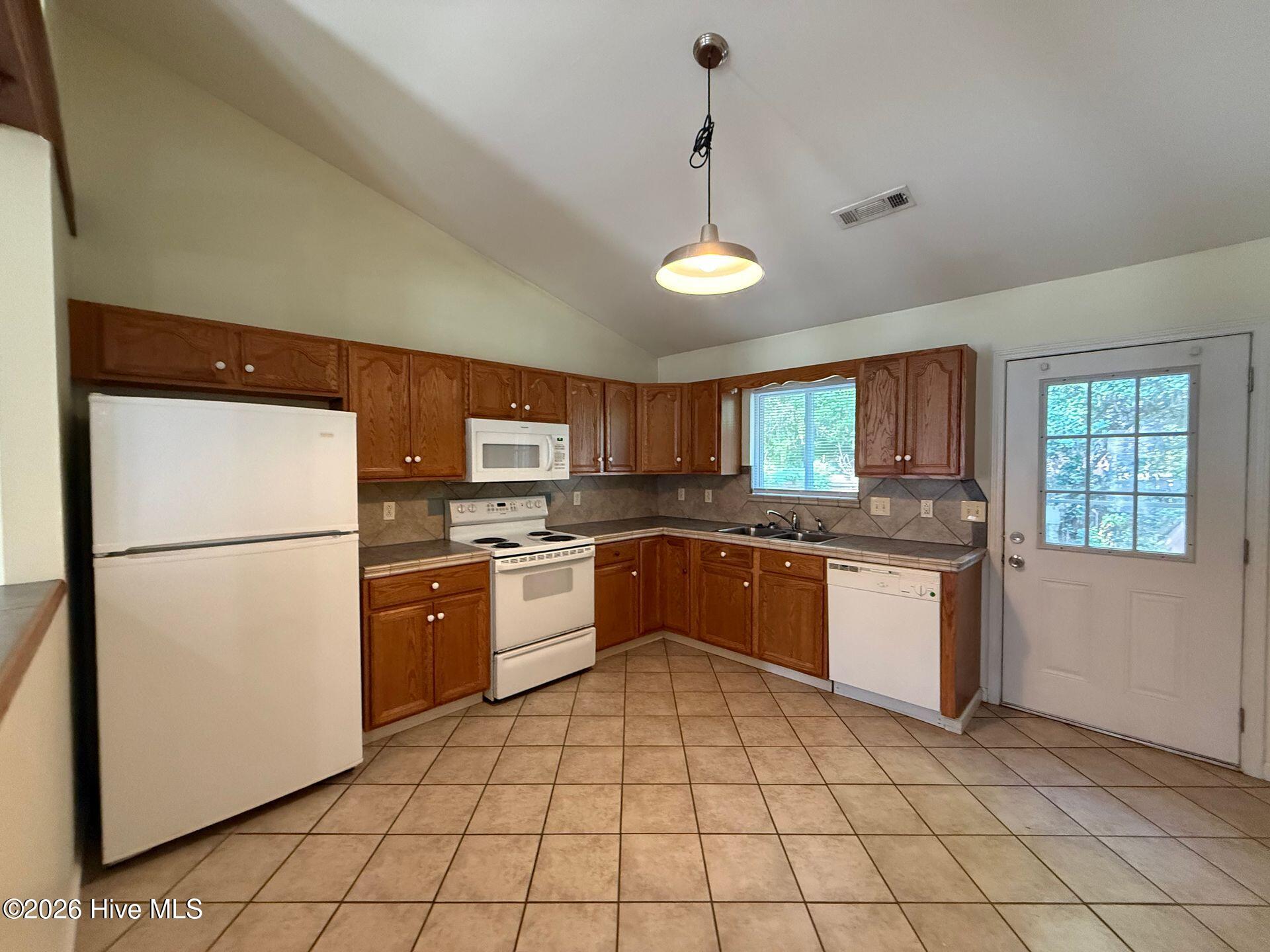 173 Corey Circle Property Photo 2