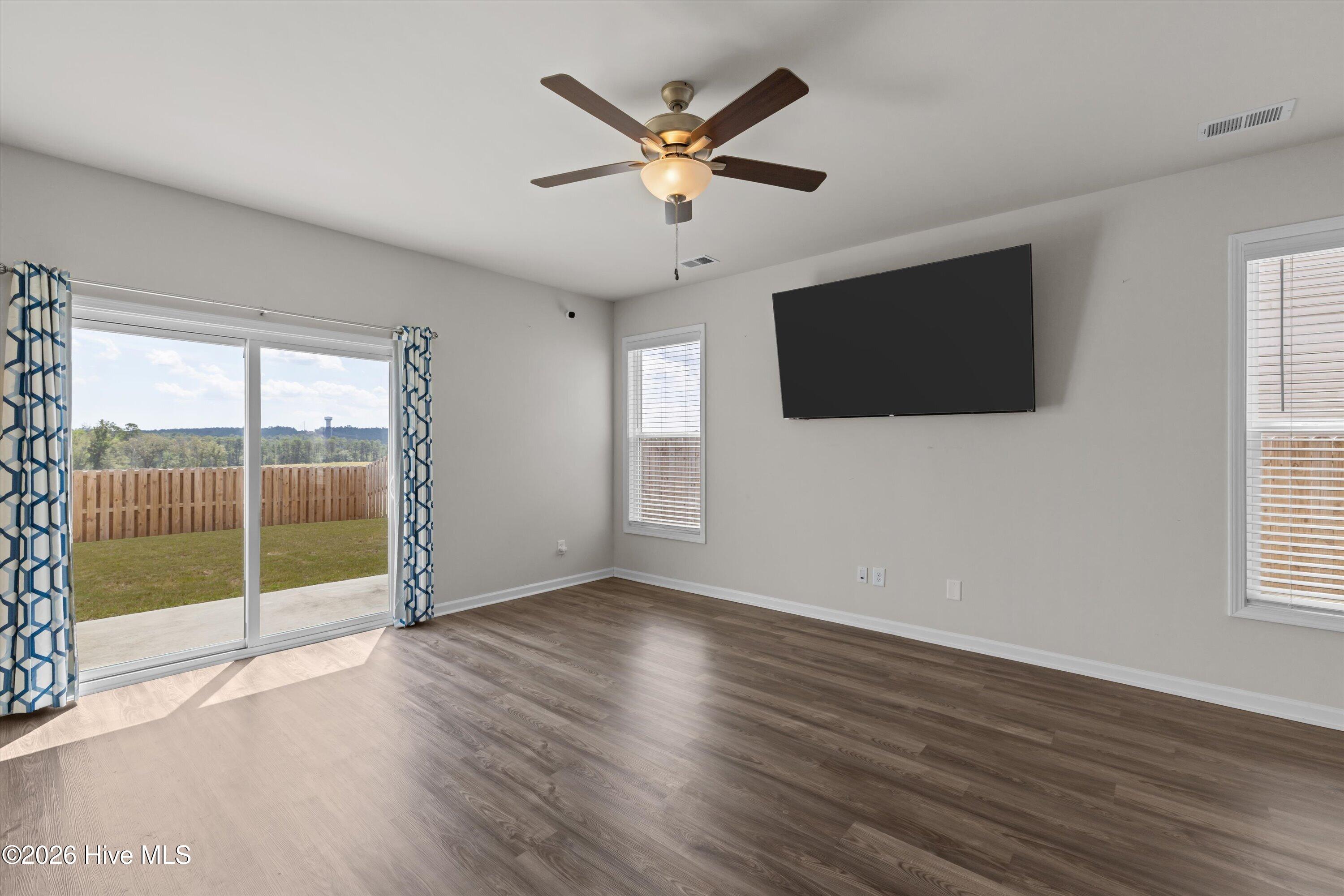 323 Mansell Park Property Photo 8