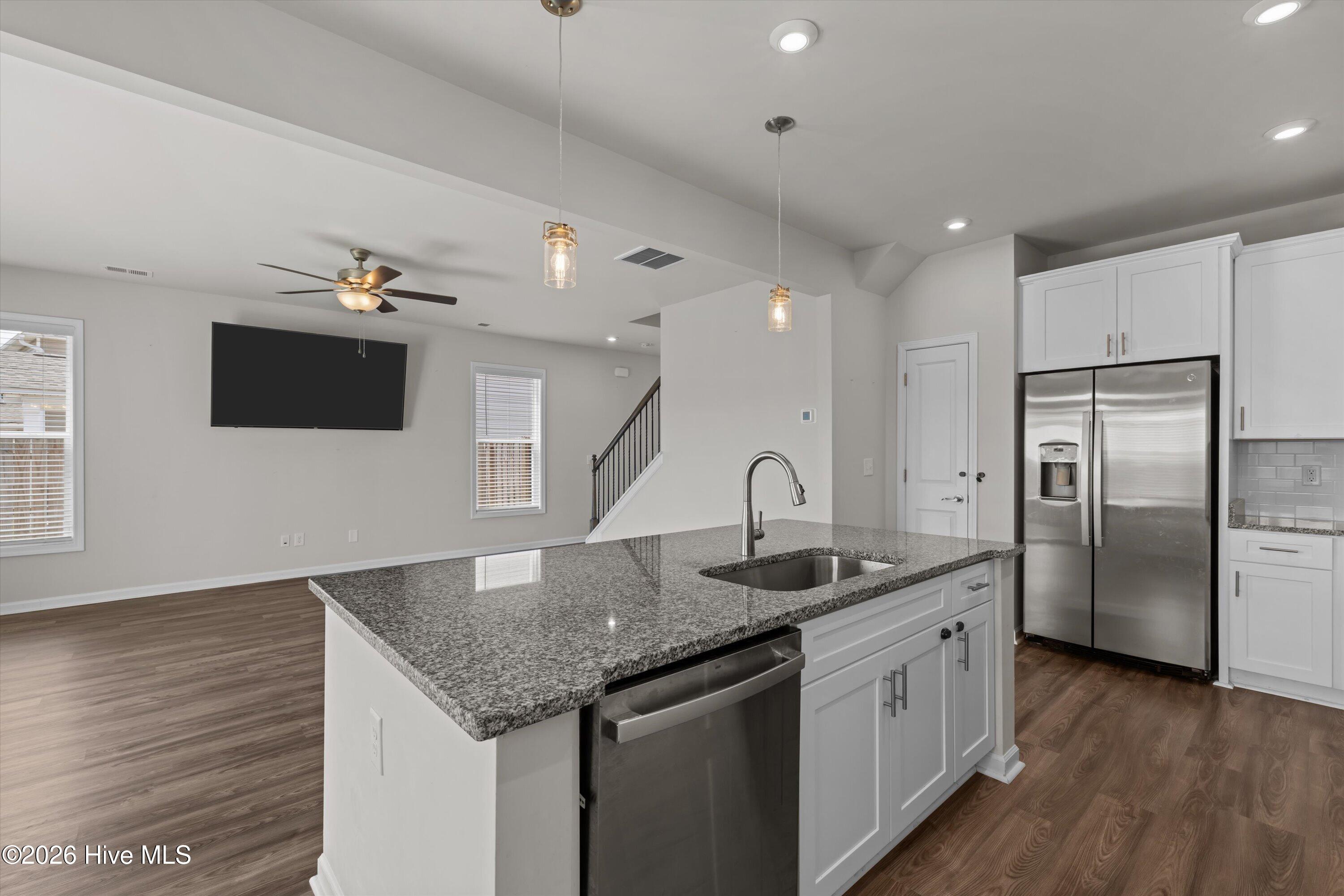 323 Mansell Park Property Photo 11