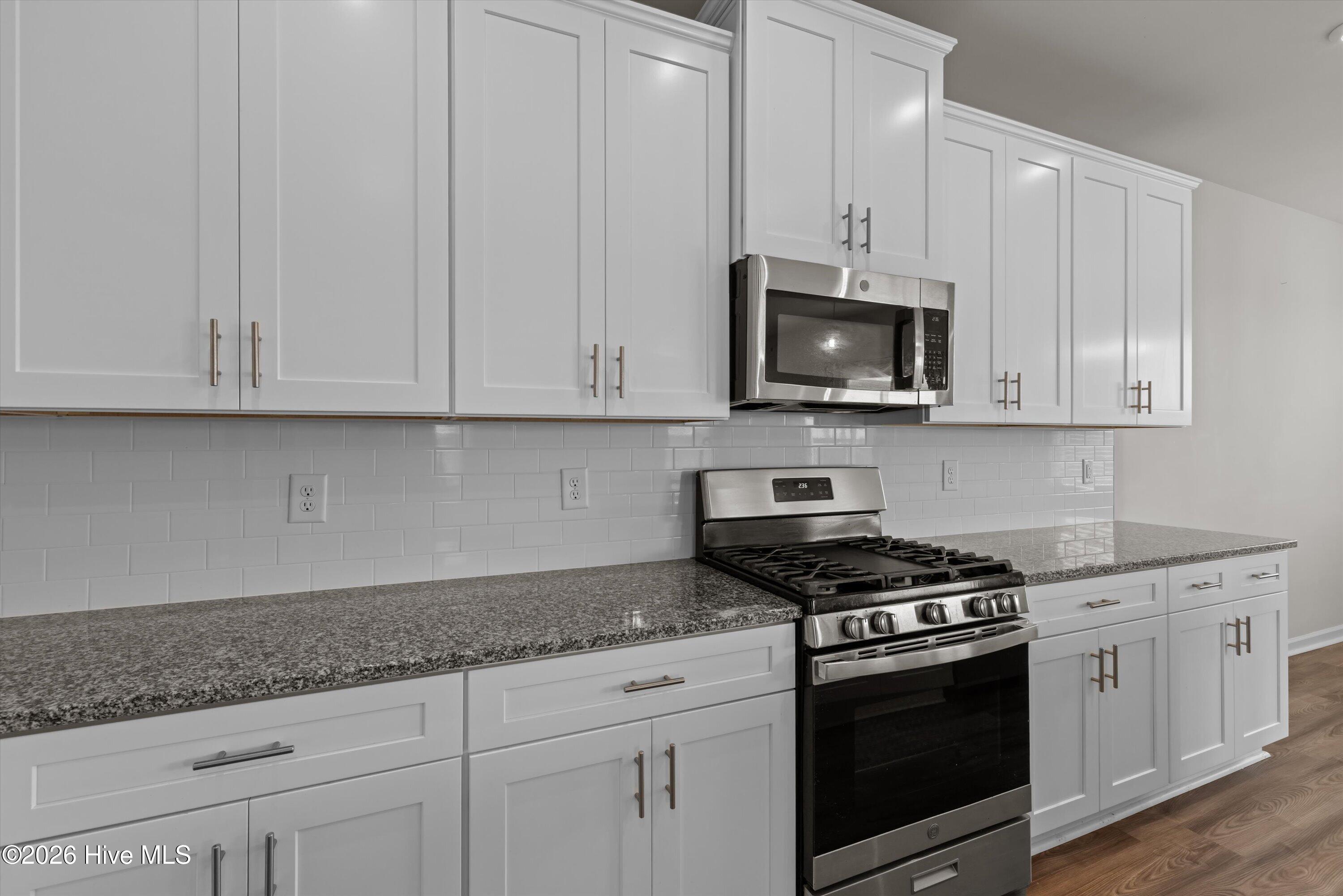 323 Mansell Park Property Photo 14