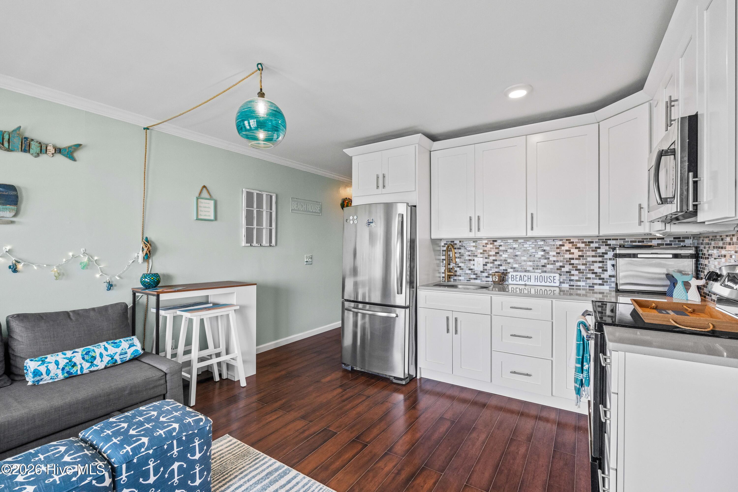 650 Cedar Point Boulevard B25 Property Photo 4