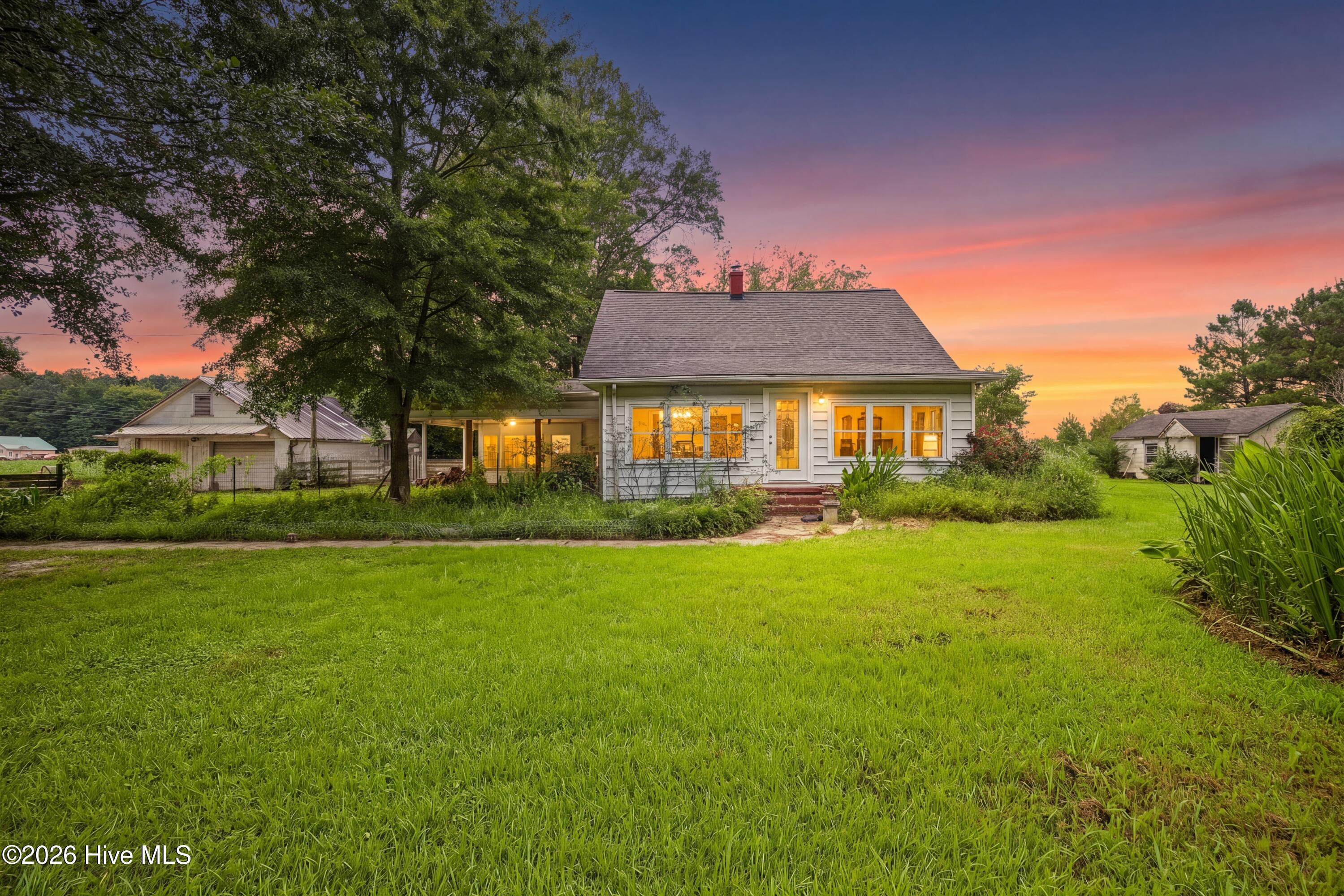 1303 Turnpike Road Property Photo 1