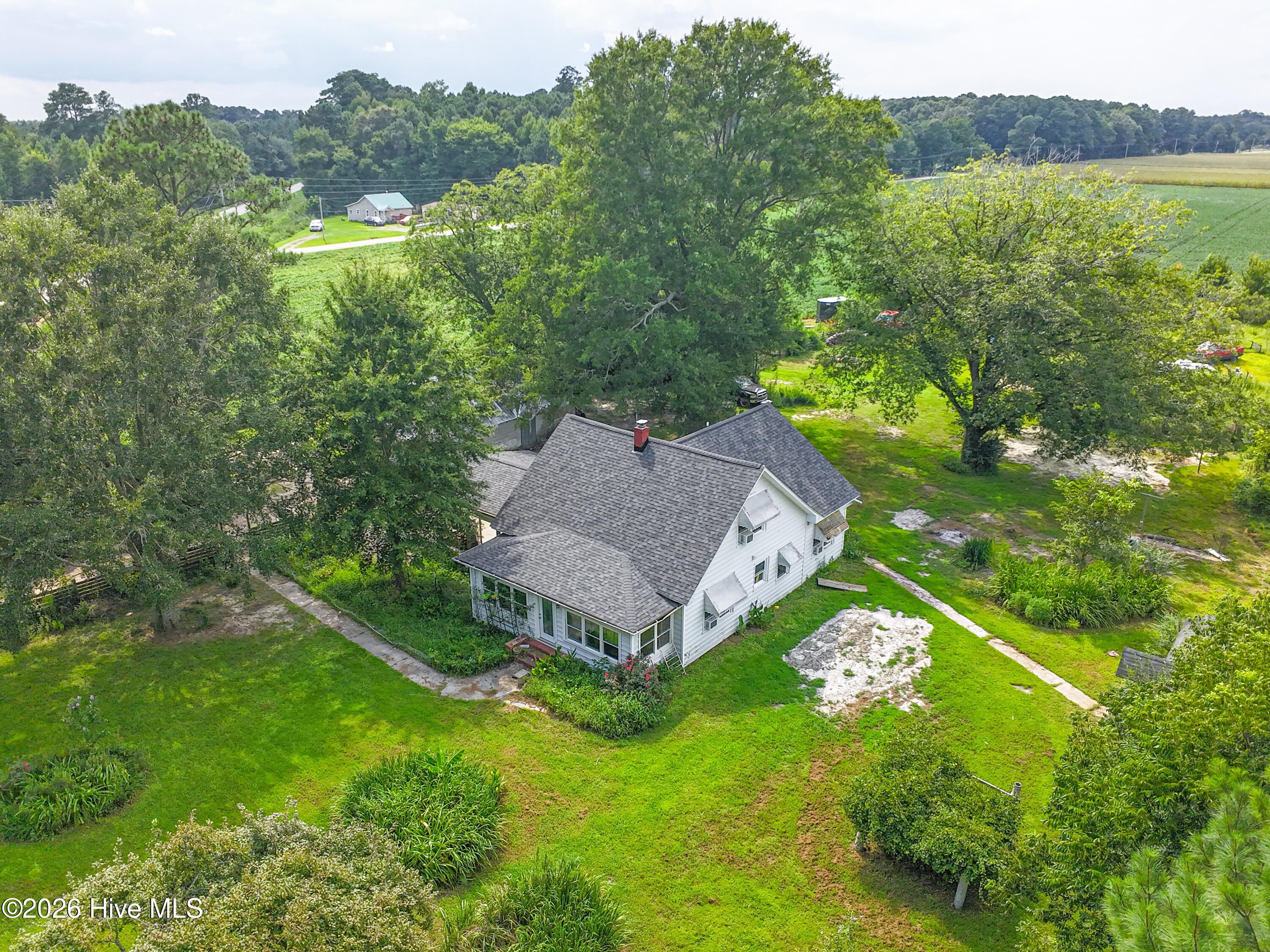 1303 Turnpike Road Property Photo 4