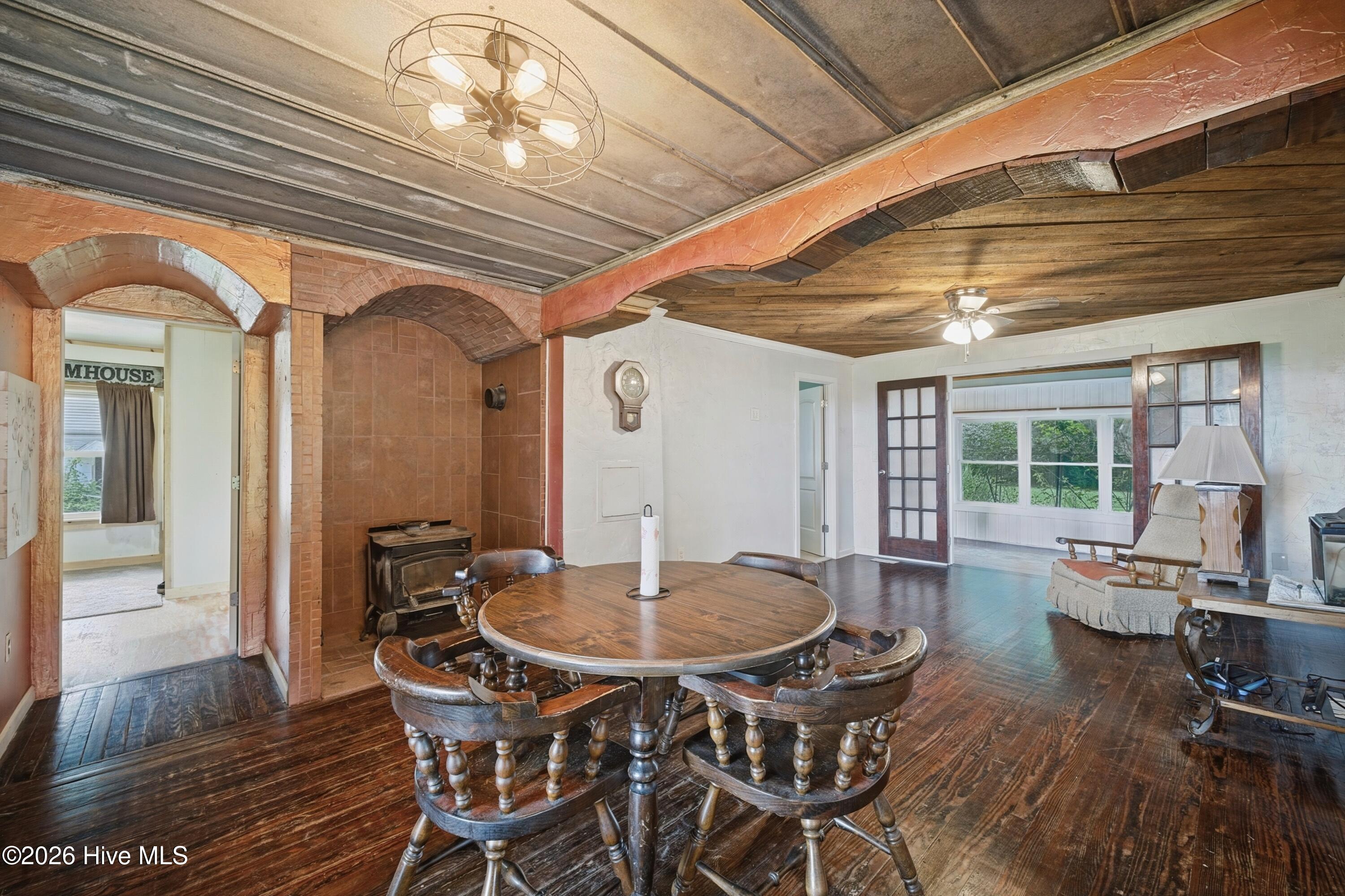 1303 Turnpike Road Property Photo 13