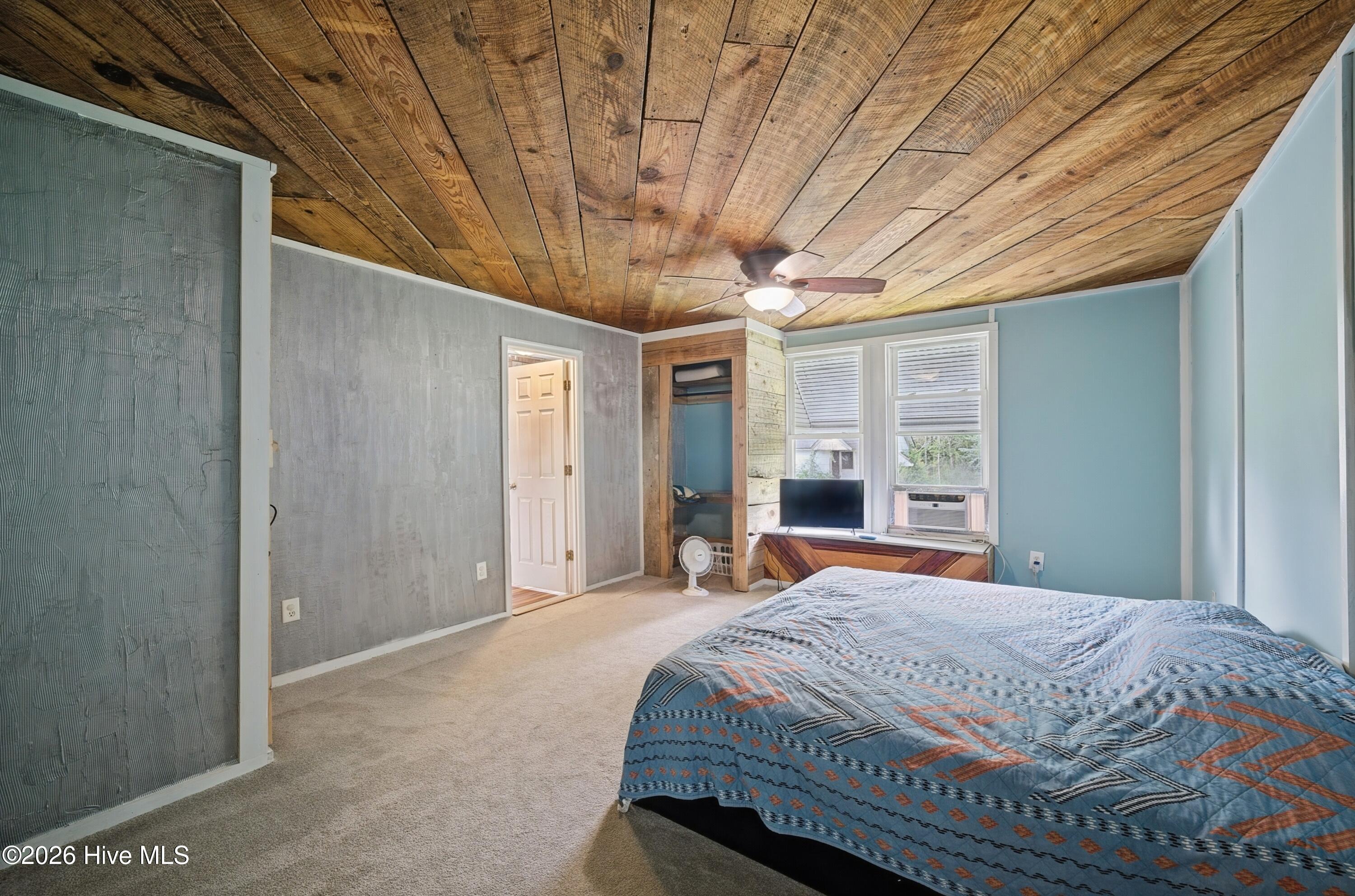 1303 Turnpike Road Property Photo 16