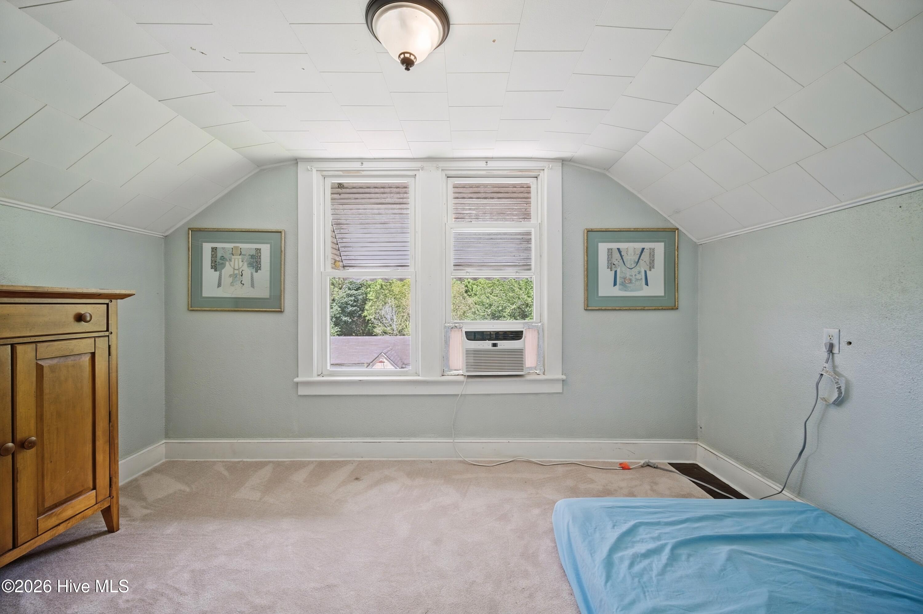 1303 Turnpike Road Property Photo 18