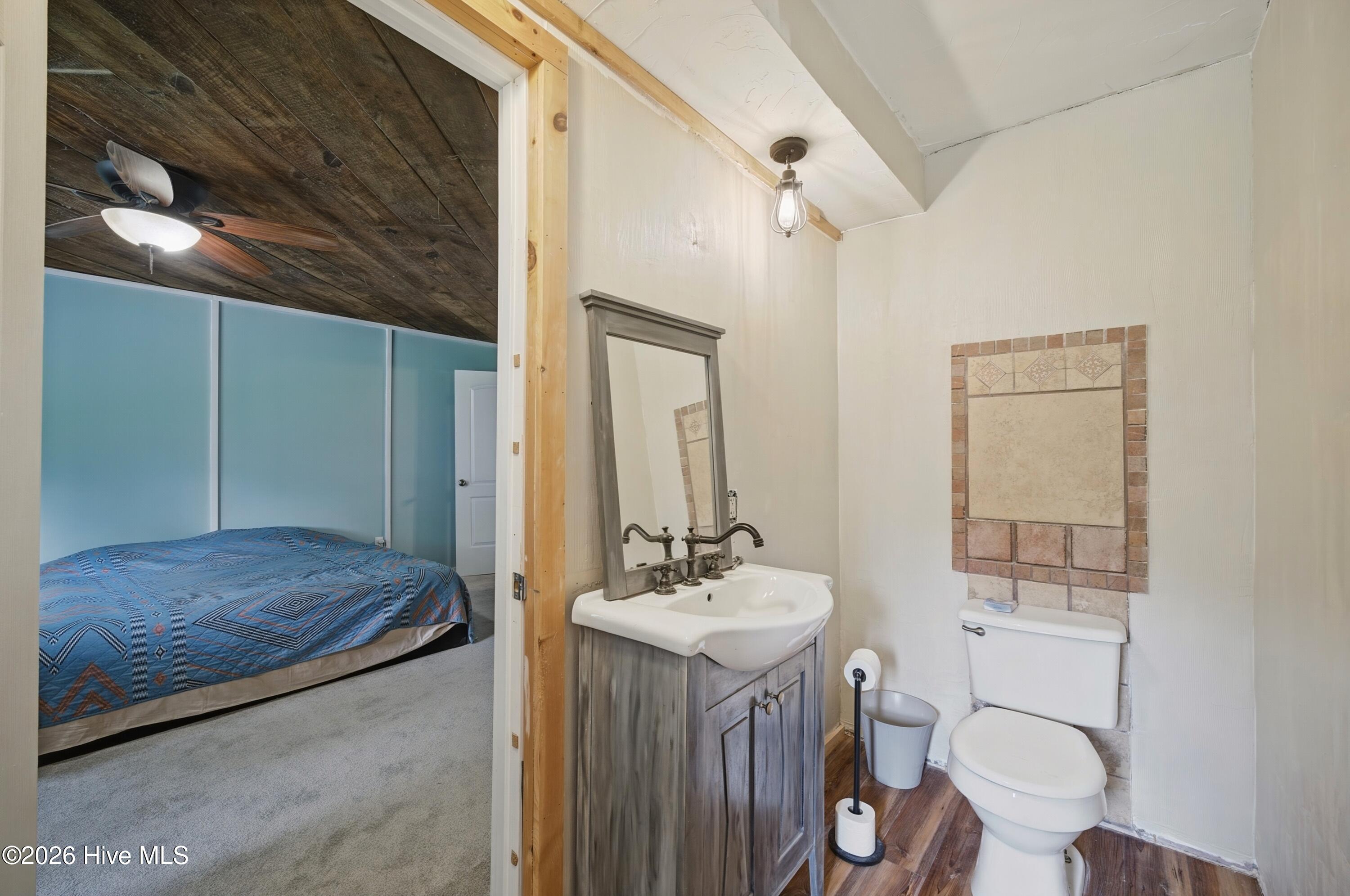 1303 Turnpike Road Property Photo 19