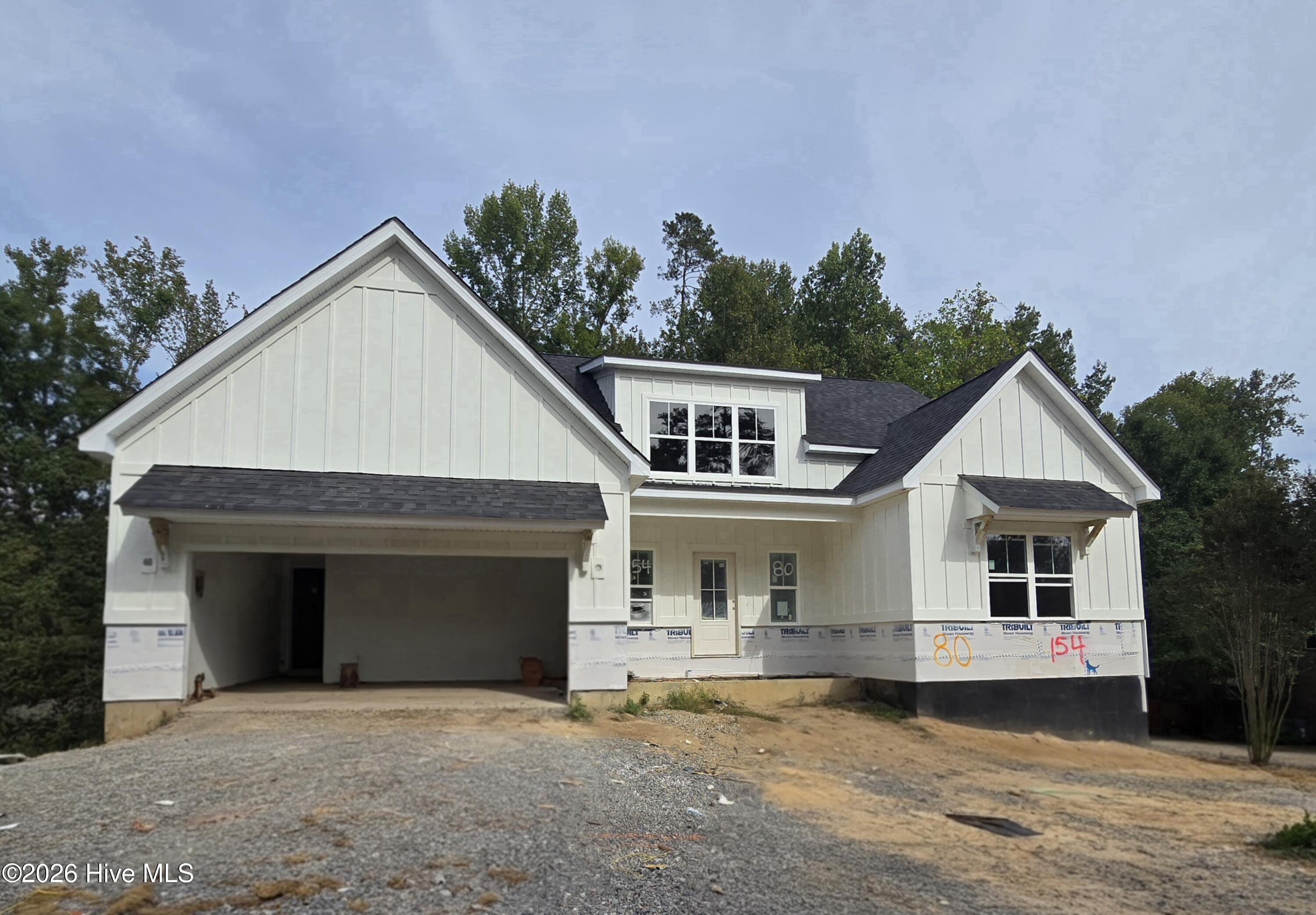 154 Oakbrook Drive Property Photo 1